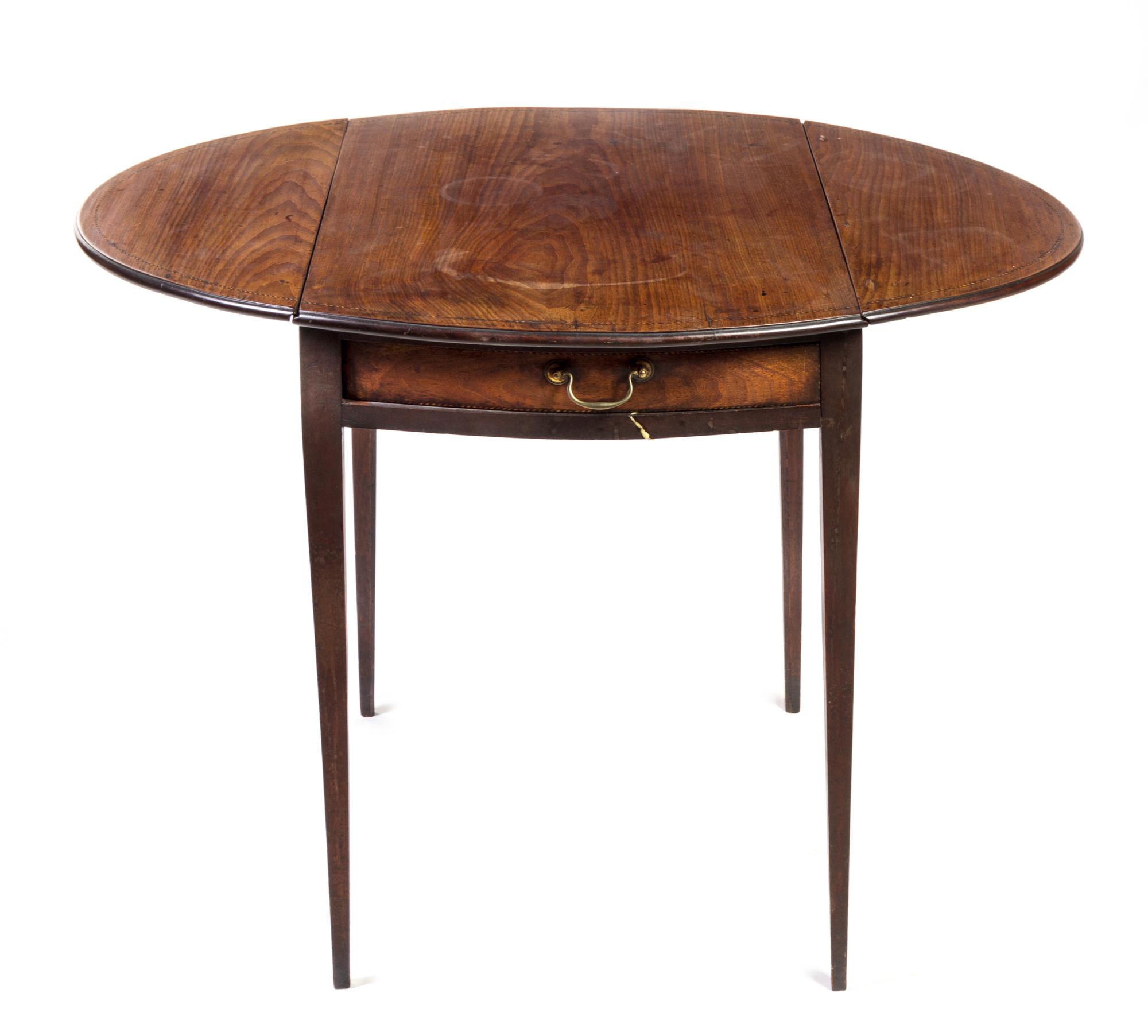 A Georgian Style Mahogany Pembroke Table Height 27 1/2 x width 28 5/8 inches. — EARLY 20TH CENTURY