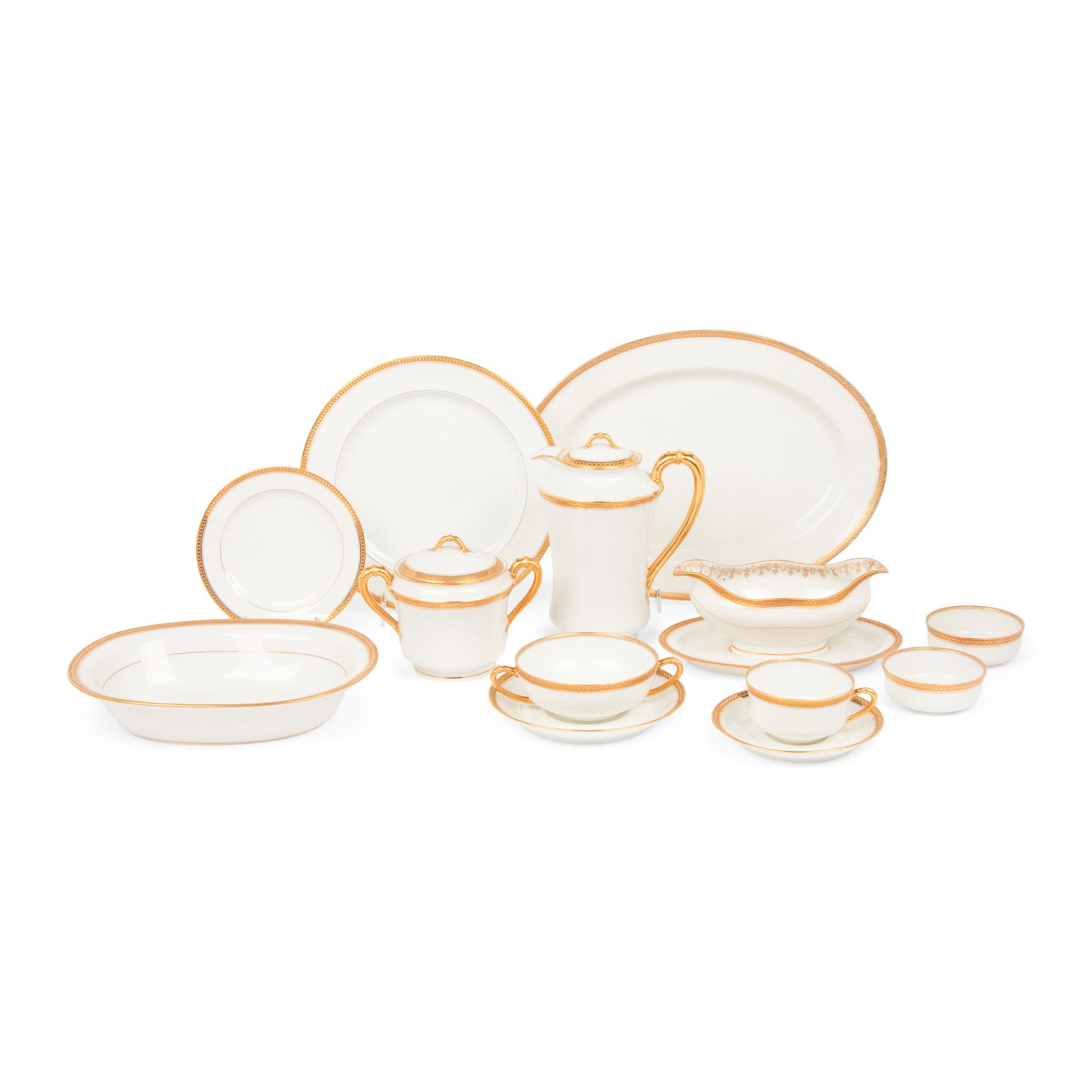 A Haviland Limoges Porcelain Dinner Service