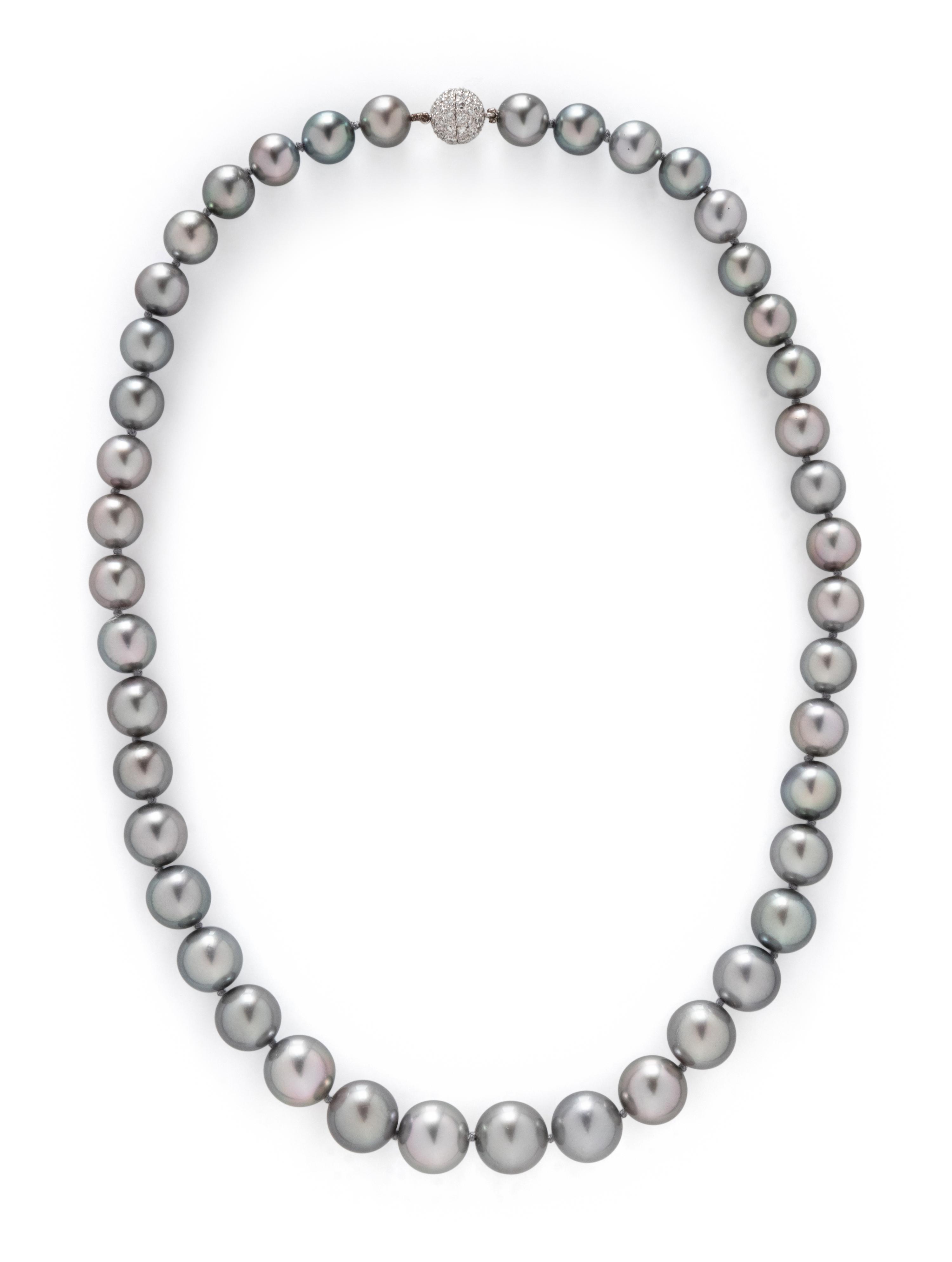 GRADUATED TAHITIAN CULTURED PEARL AND DIAMOND NECKLACE
