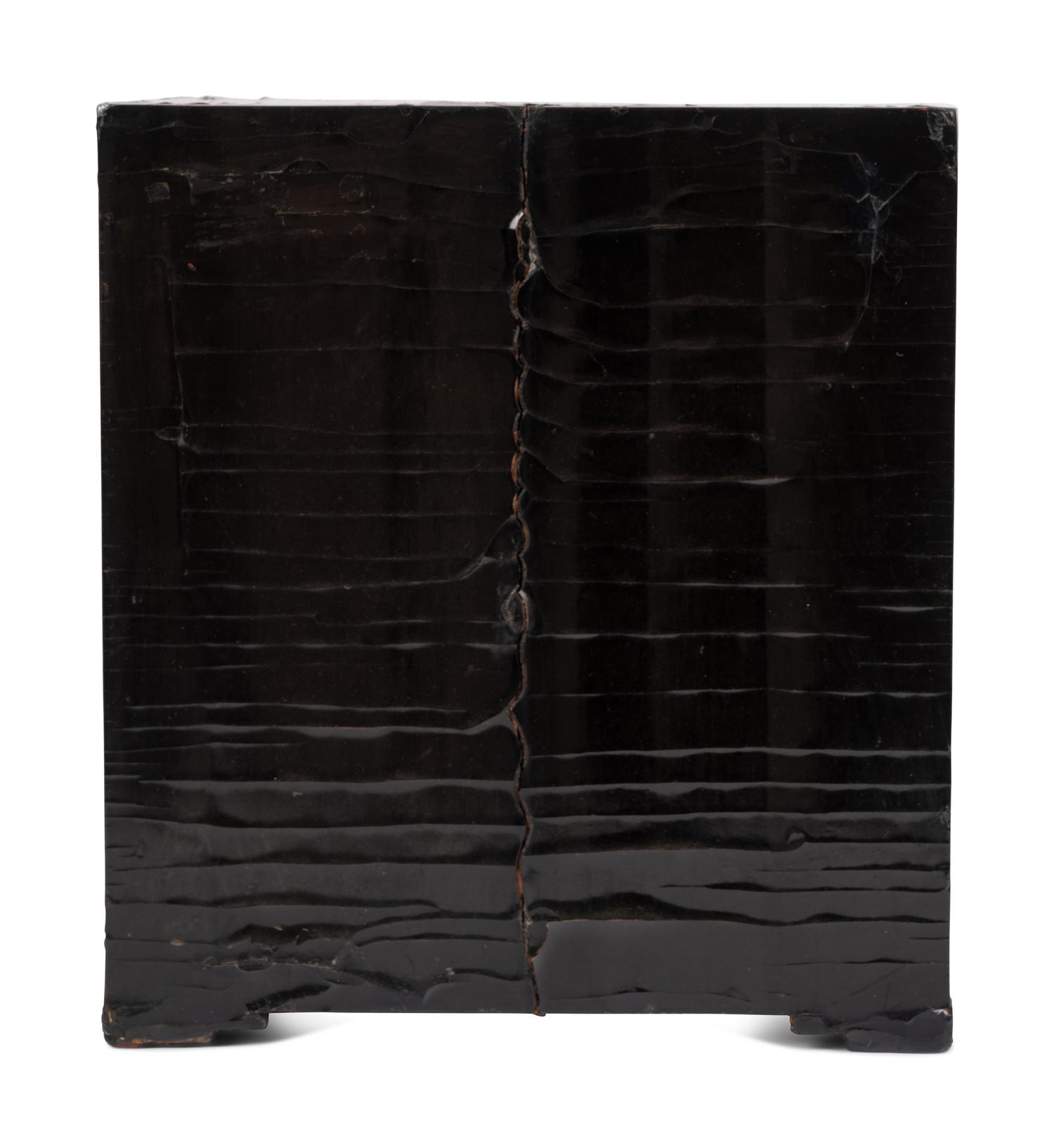 A Chinese Export Lacquered Jewelry Box
