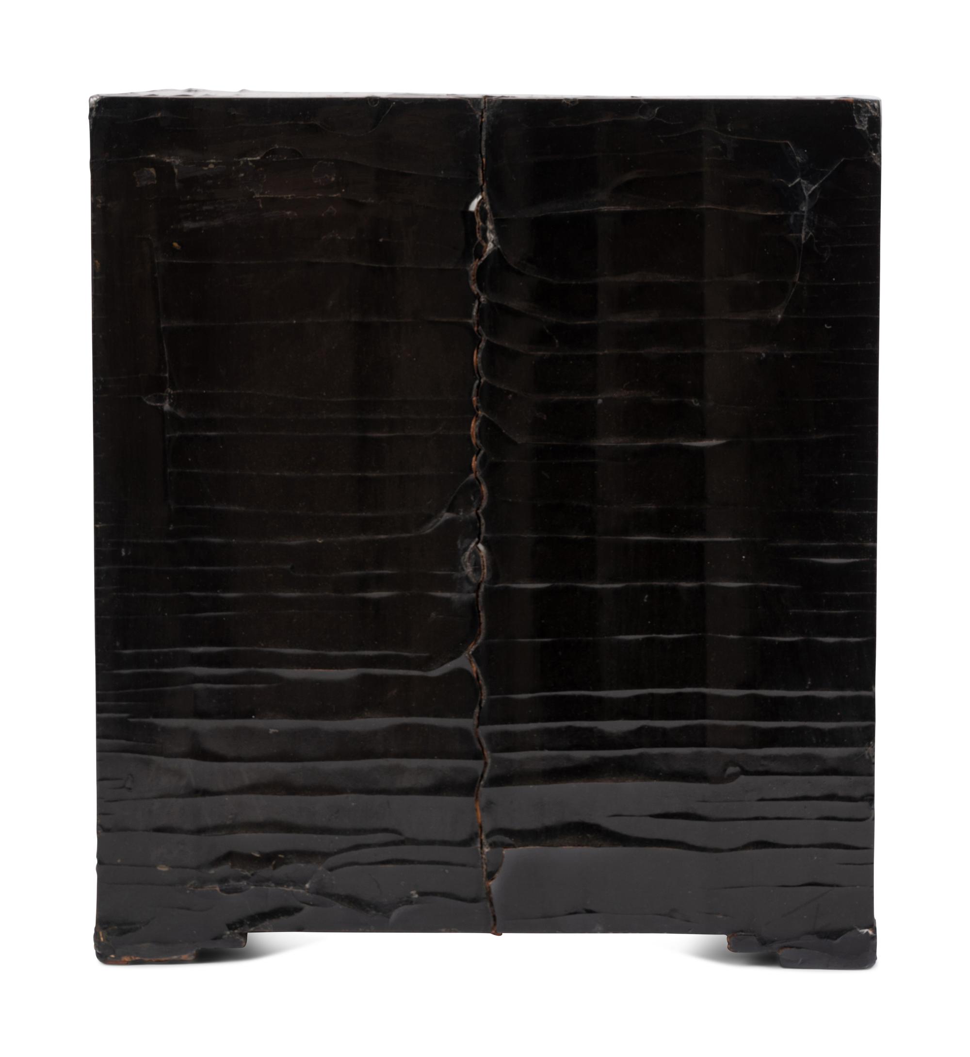 A Chinese Export Lacquered Jewelry Box