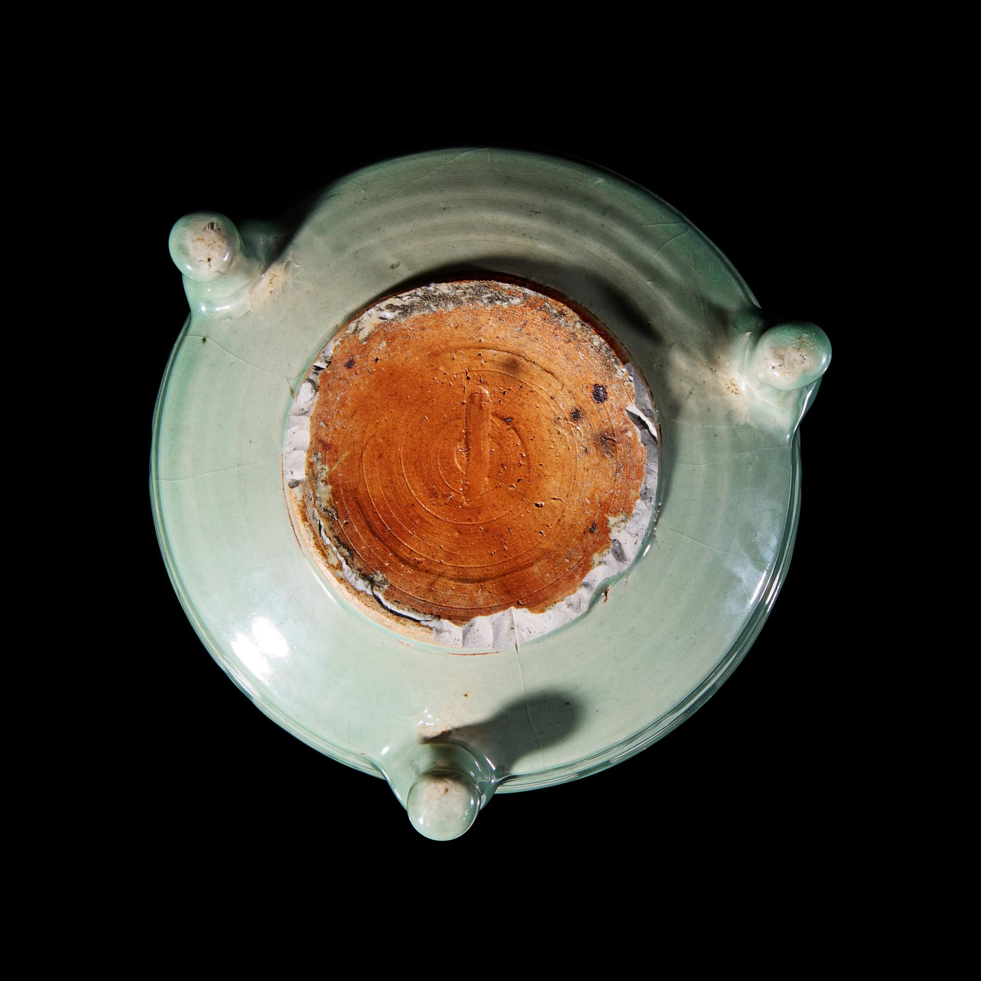 A Chinese Longquan Celadon Glazed Porcelain Incense Burner 龍泉青瓷花卉紋三足大香爐