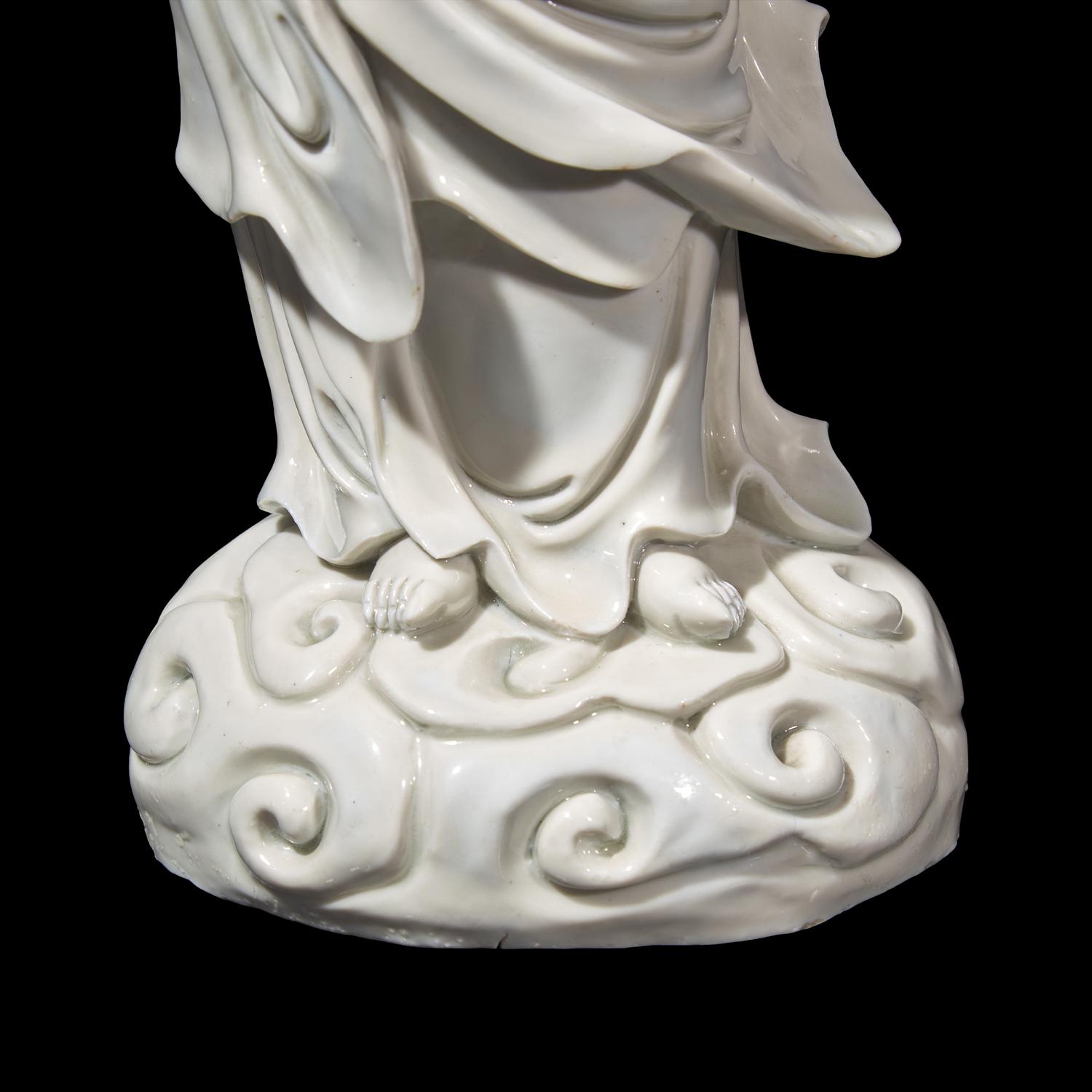 An Impressive Chinese Blanc de Chine Guanyin , Impressed Sunjiang Shanren M ark, 17th/18th Century 清早期 筍江山人款德化白瓷觀音立像