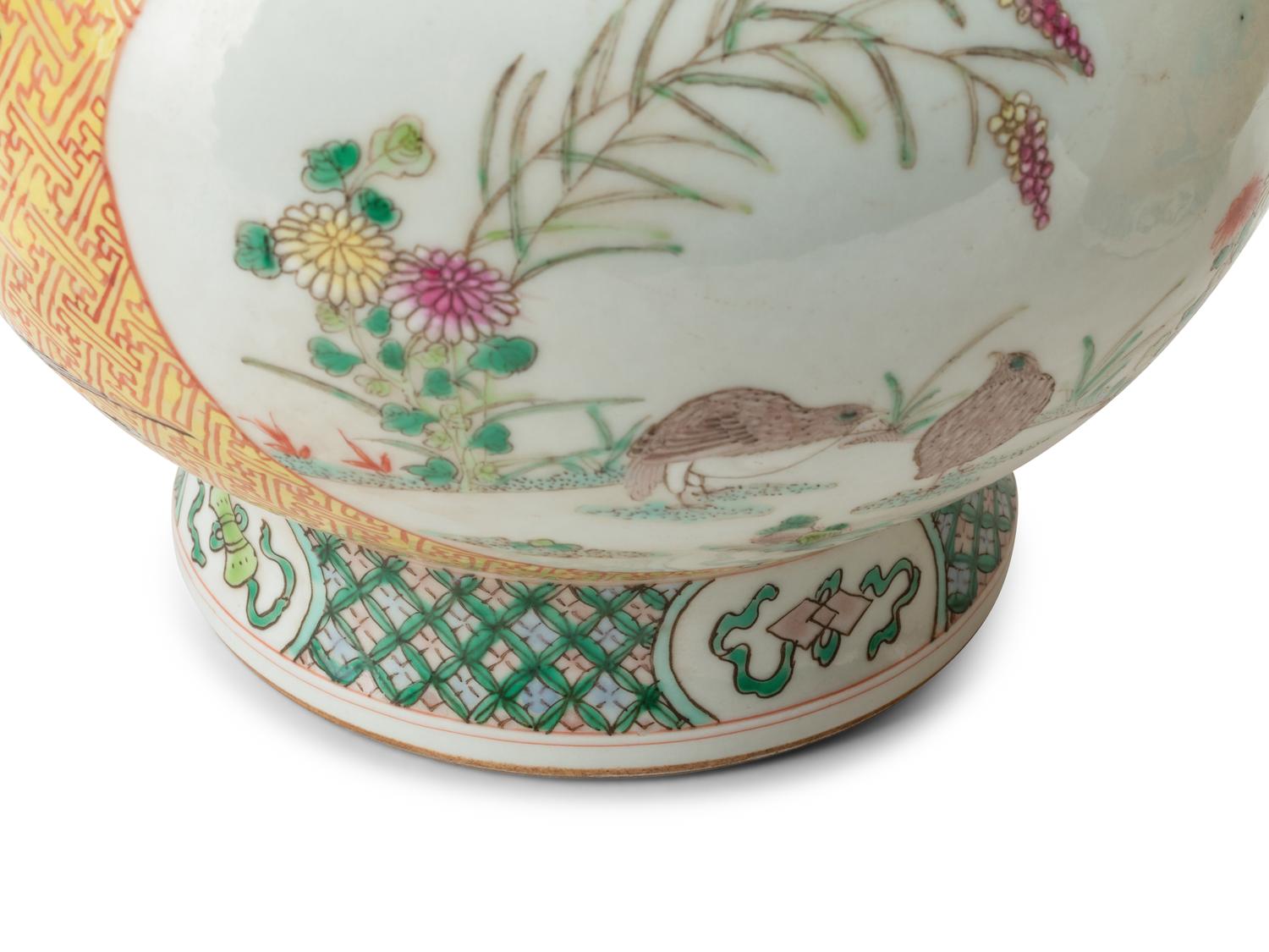 A Pair of Chinese Export Porcelain Vases