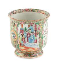 A Chinese Export Rose Medallion Porcelain Ice Bucket