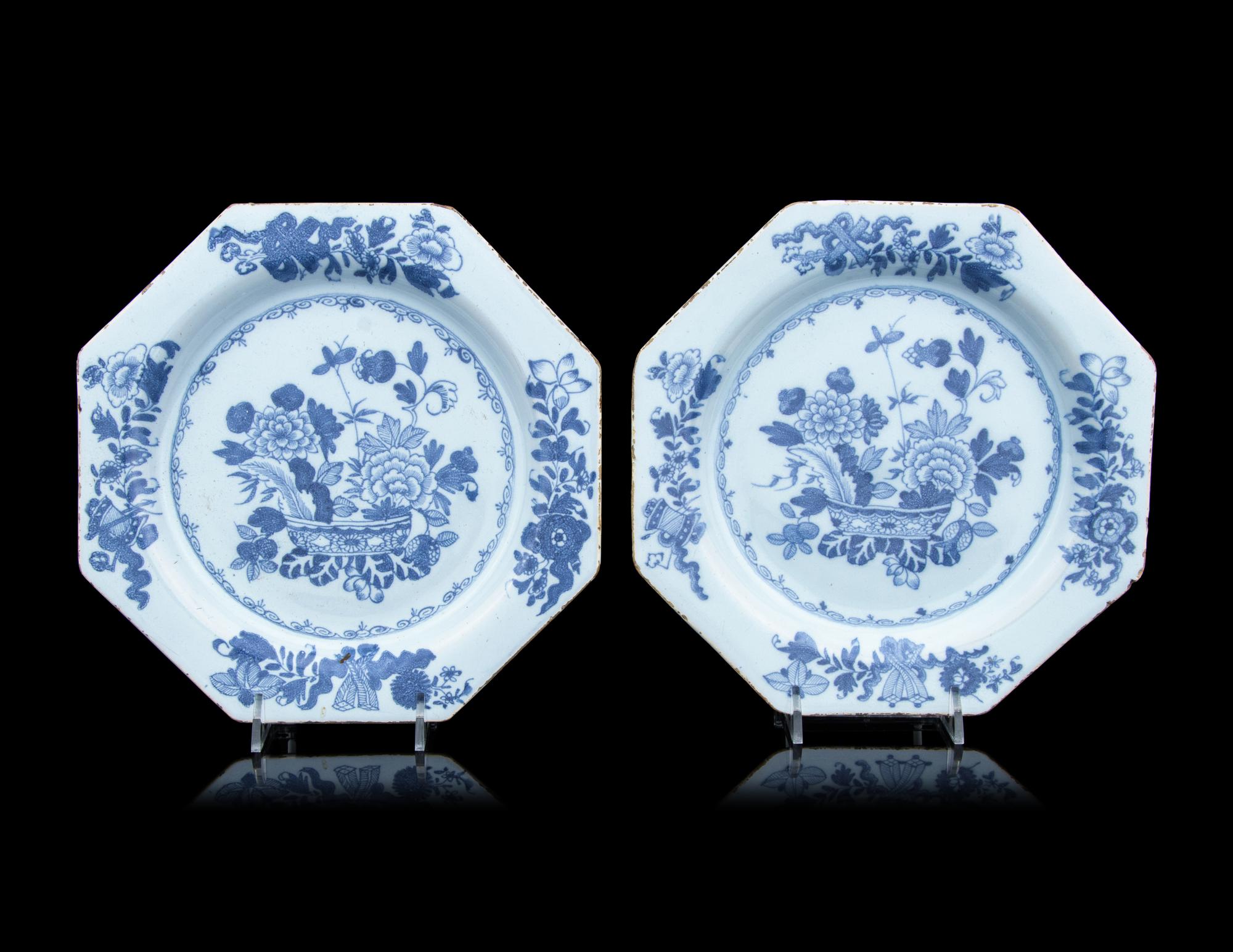 A Pair of Chinese Export Blue and White Porcelain Plates