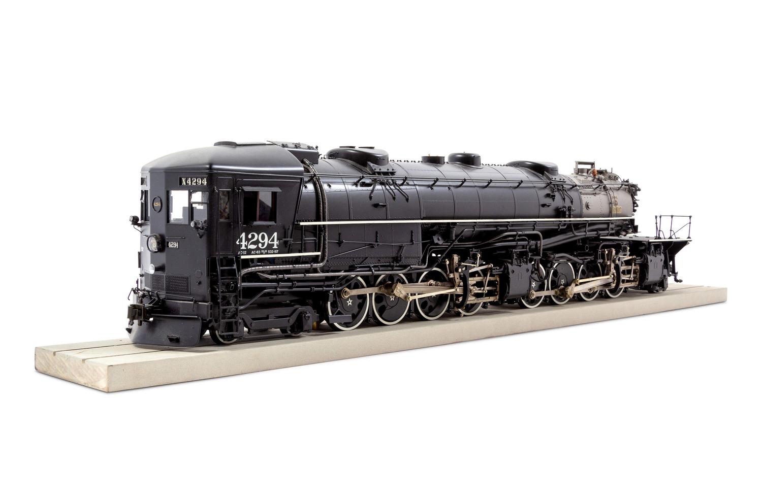 An Accucraft Polychrome 1-Gauge Southern Pacific Lines 2-8-8-4 Locomotive and Tender