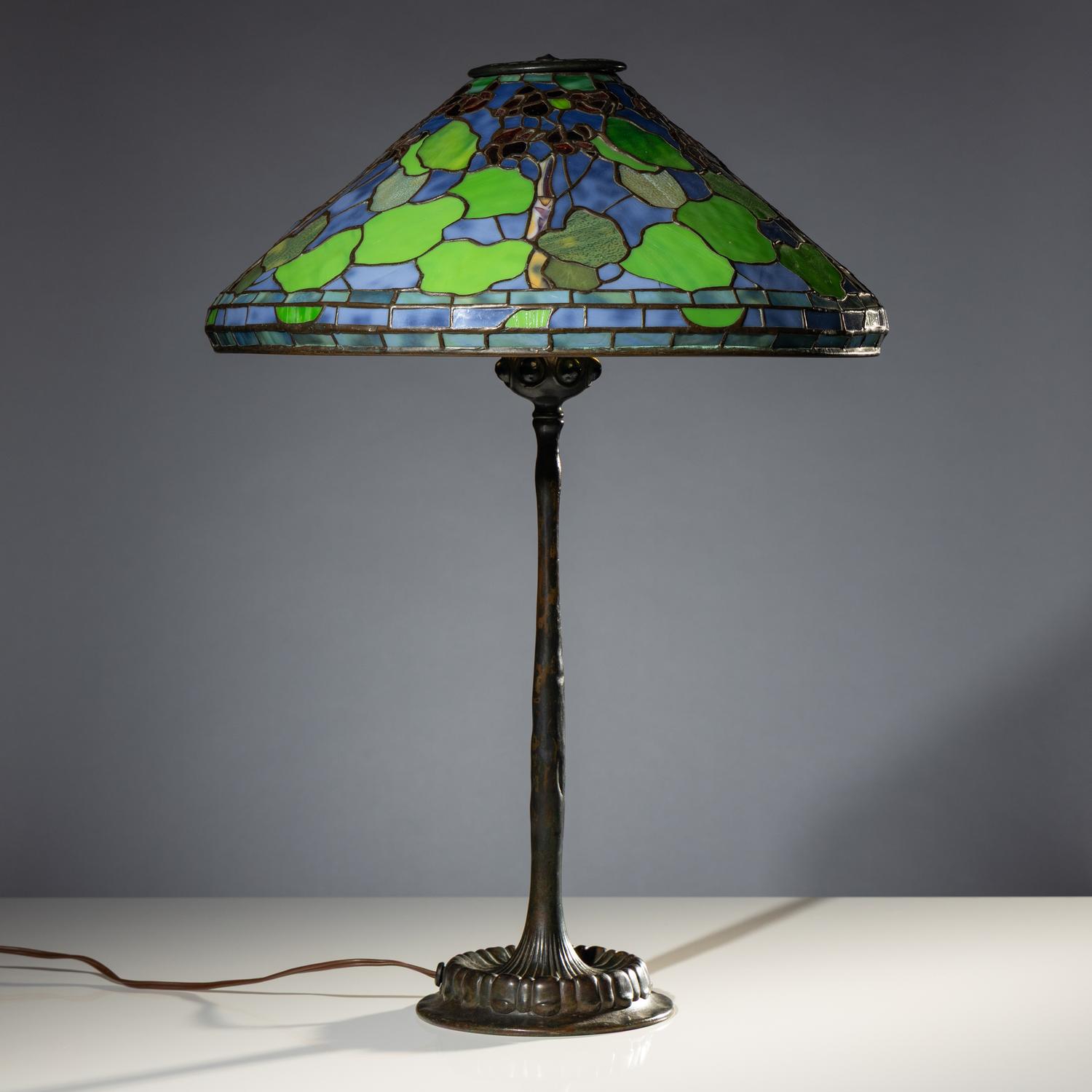 Table lamp with Geranium shade