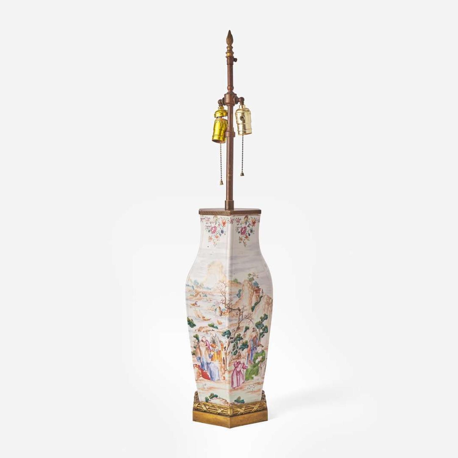 A finely-decorated Chinese export porcelain hexagonal vase 外銷瓷六方瓶 Qianlong period ? ??