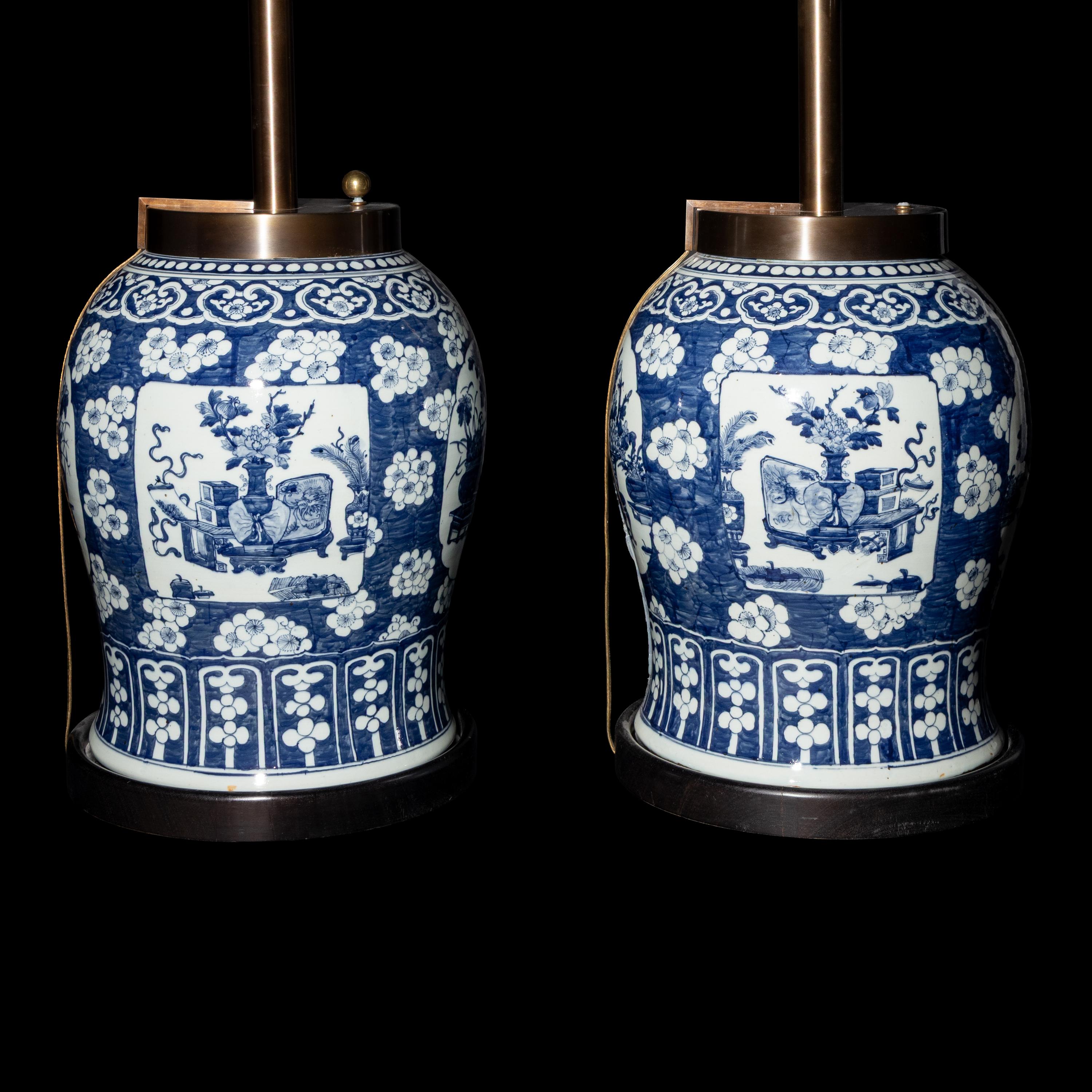 A Pair of Chinese Blue and White ' Bogu ' Motif Porcelain General Jars, 19th Century 晚清 青花博古圖將軍罐一對