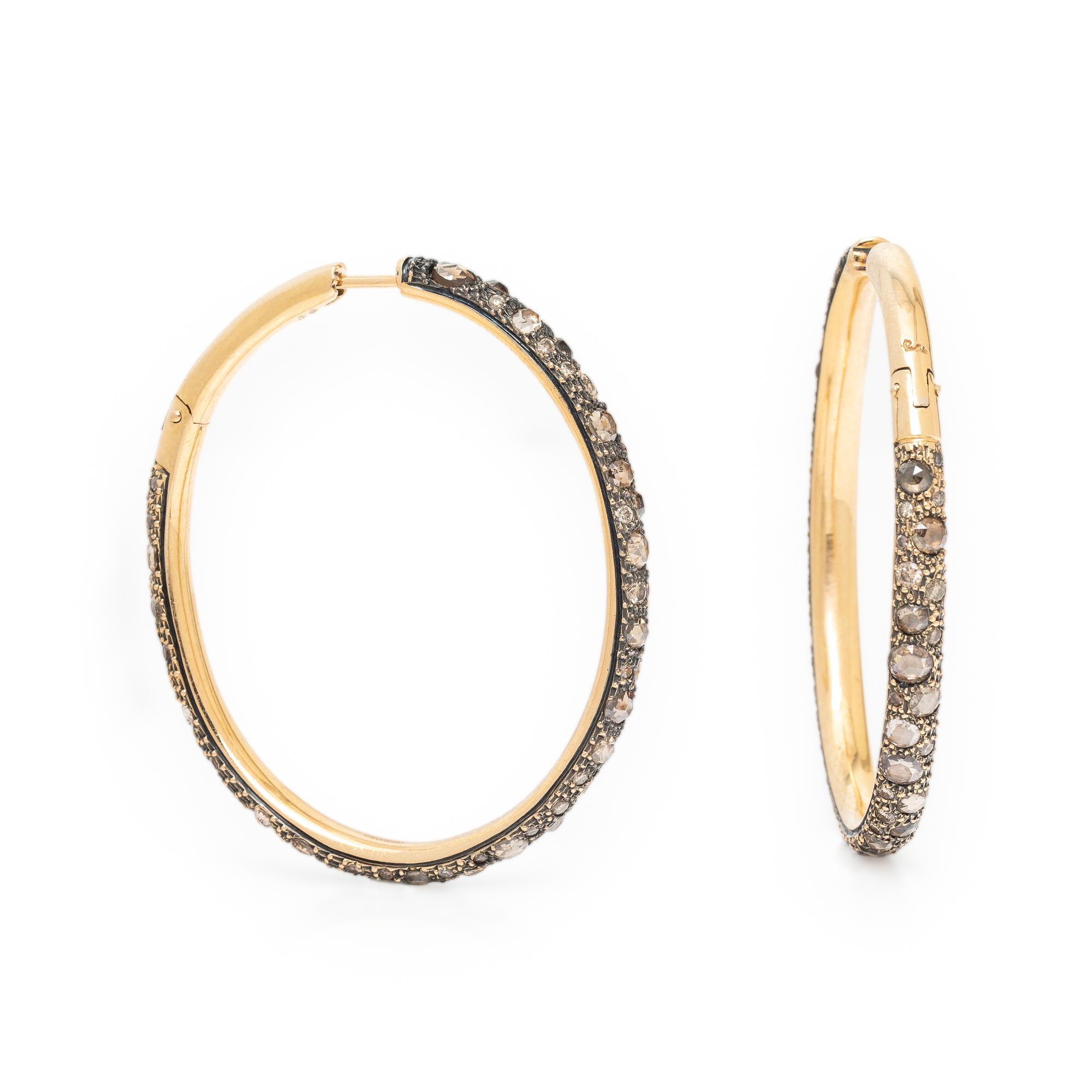 Pomellato, Colored Diamond and Bicolor Gold Oval Hoop Earrings