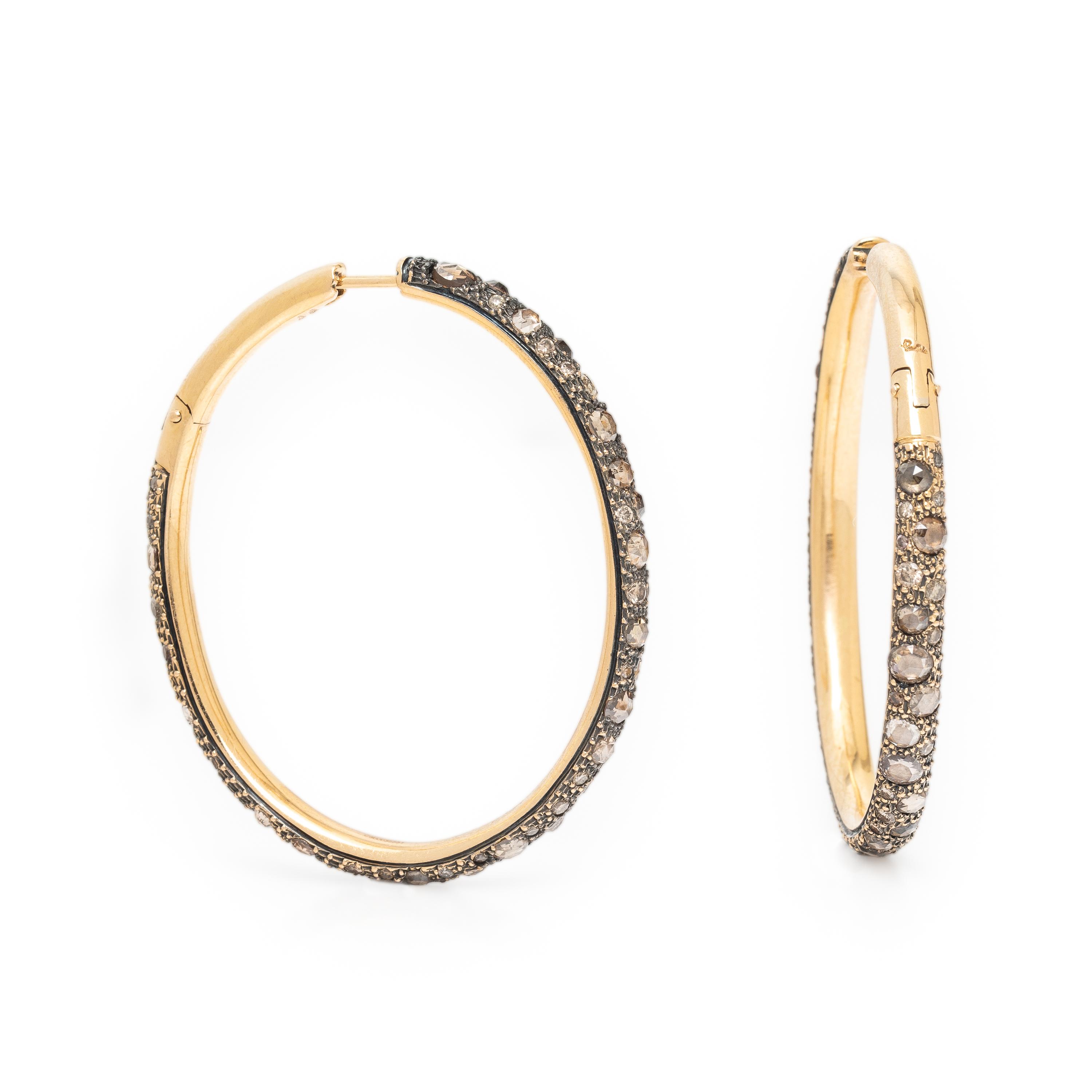 Pomellato, Colored Diamond and Bicolor Gold Oval Hoop Earrings