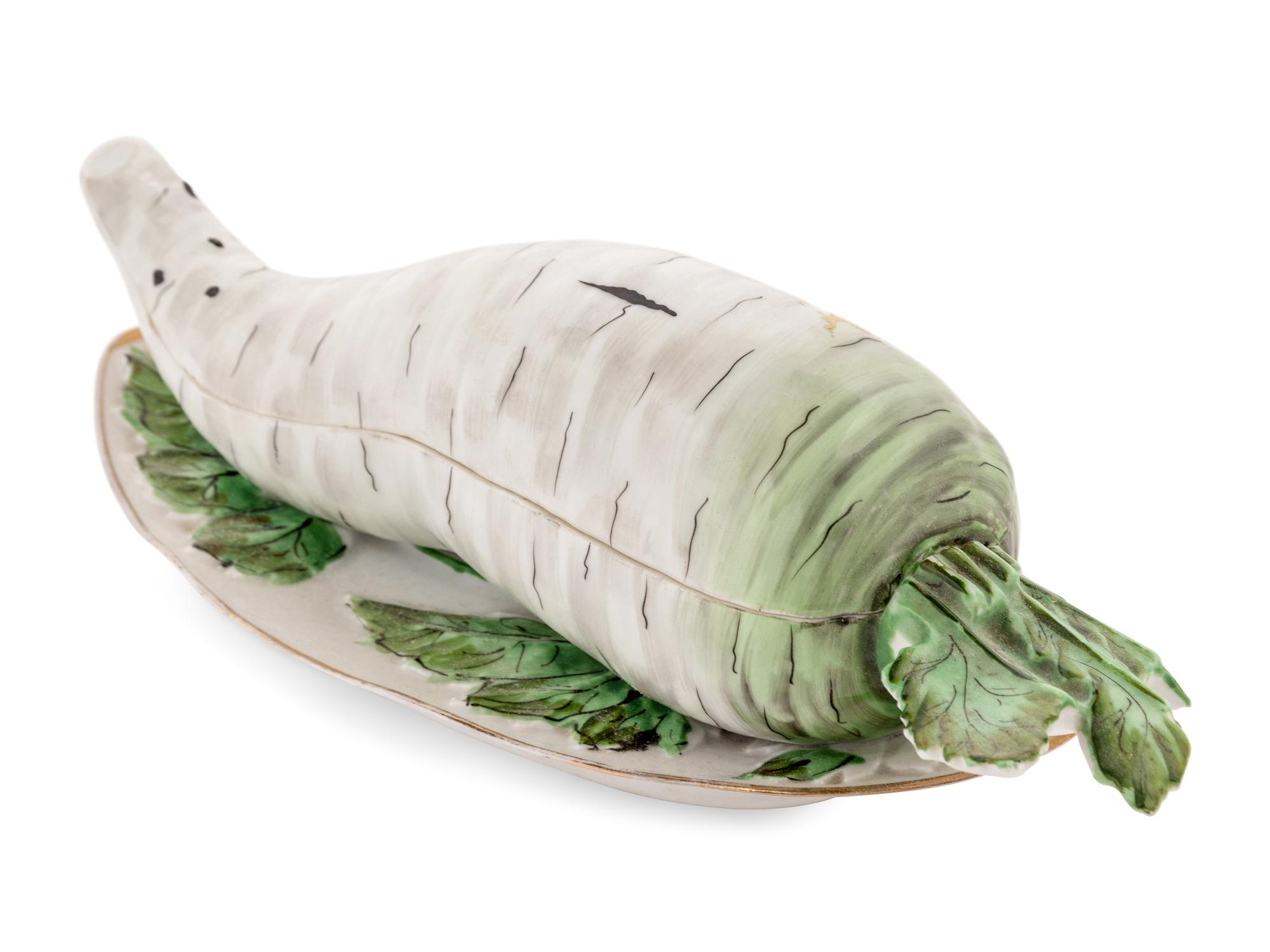 An M.S. Kuznetsov Porcelain Parsnip-Form Covered Box
