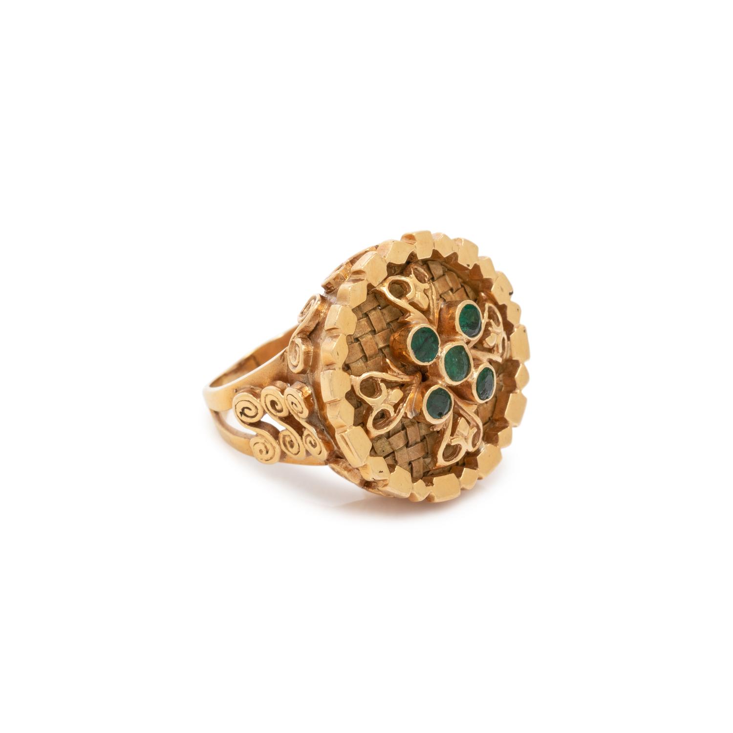 YELLOW GOLD AND EMERALD RING