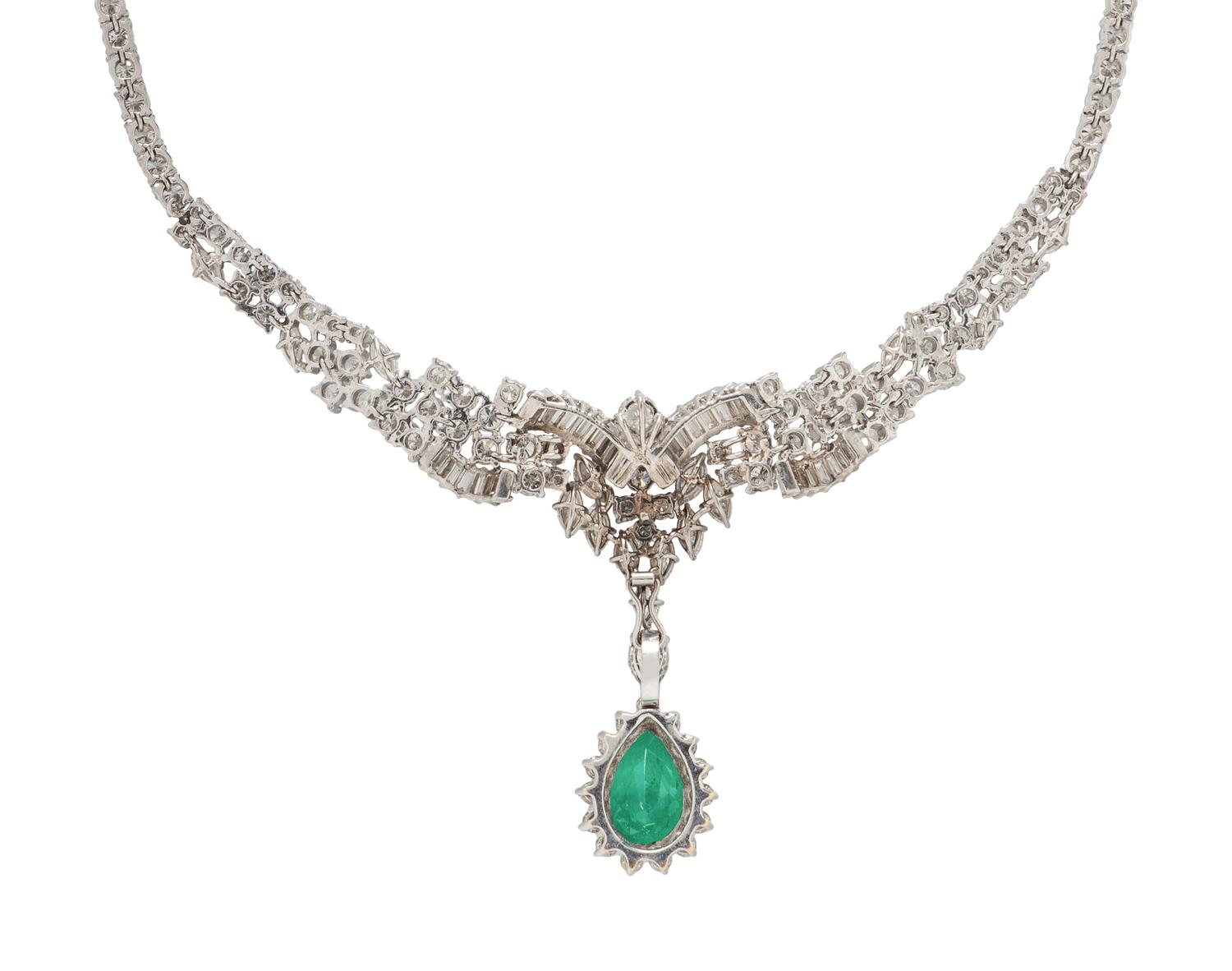 EMERALD, DIAMOND, AND WHITE GOLD NECKLACE