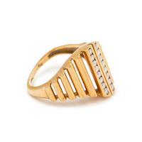 YELLOW GOLD AND DIAMOND RING
