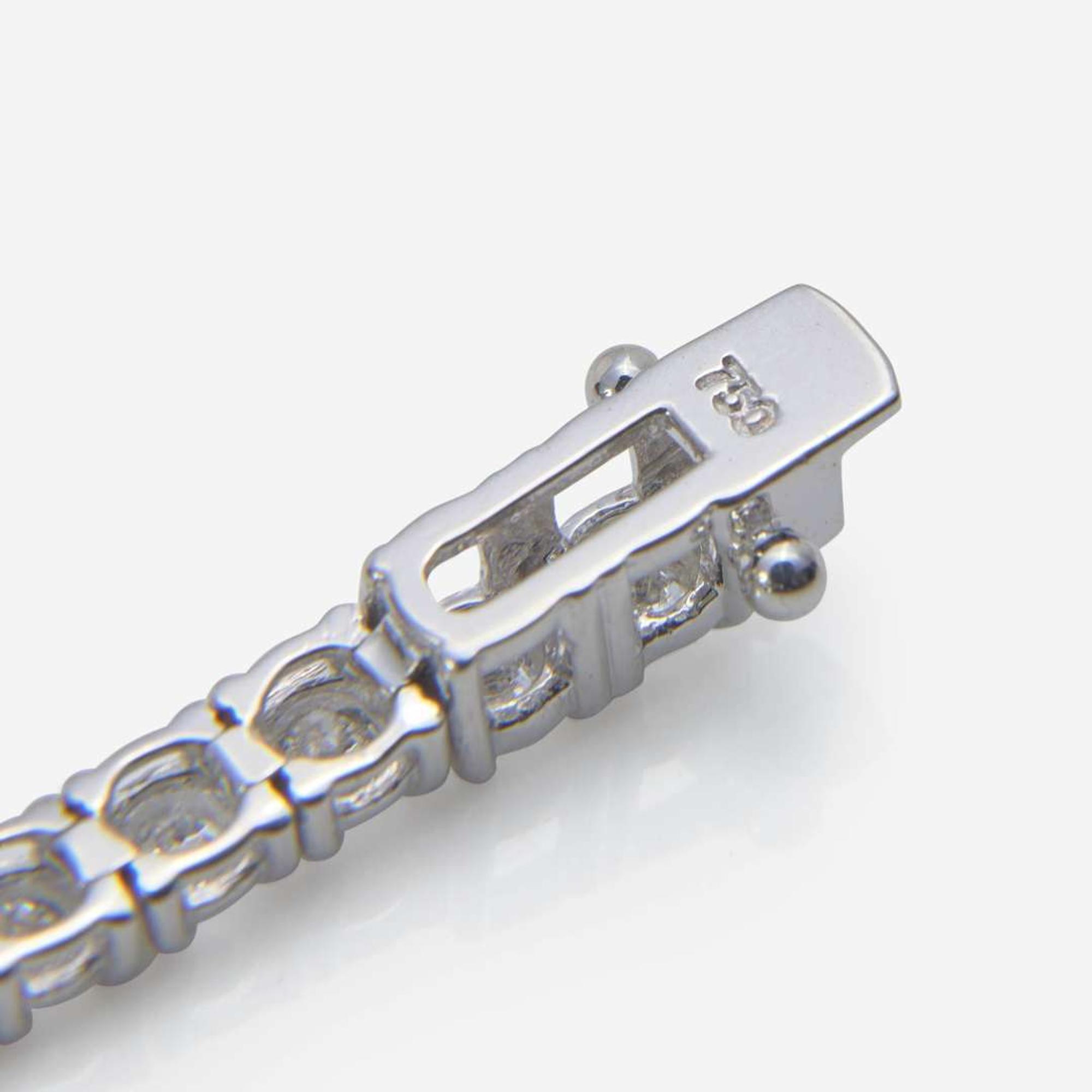 A Diamond and 18K White Gold Line Bracelet