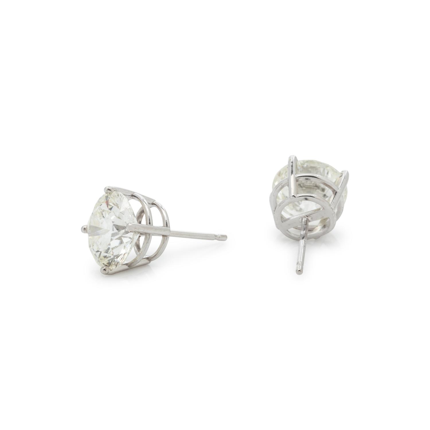 DIAMOND STUD EARRINGS