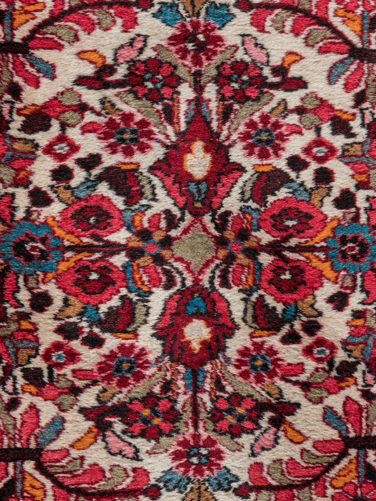 A Dergazine Wool Runner
