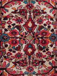 A Dergazine Wool Runner