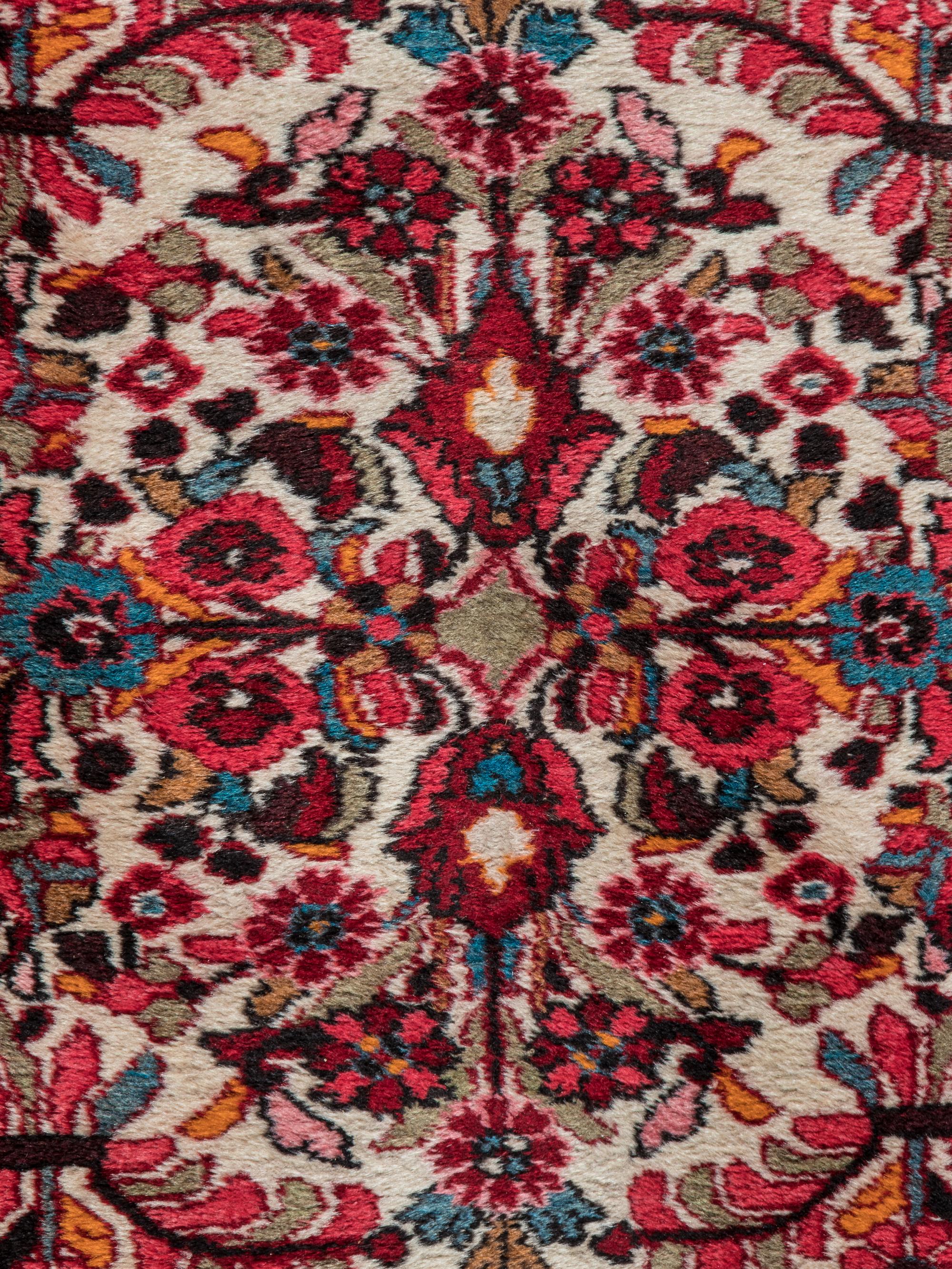 A Dergazine Wool Runner