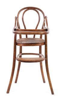 A Thonet Style Wood High Chair Height 36 3/4 inches. — EARLY 20TH CENTURY