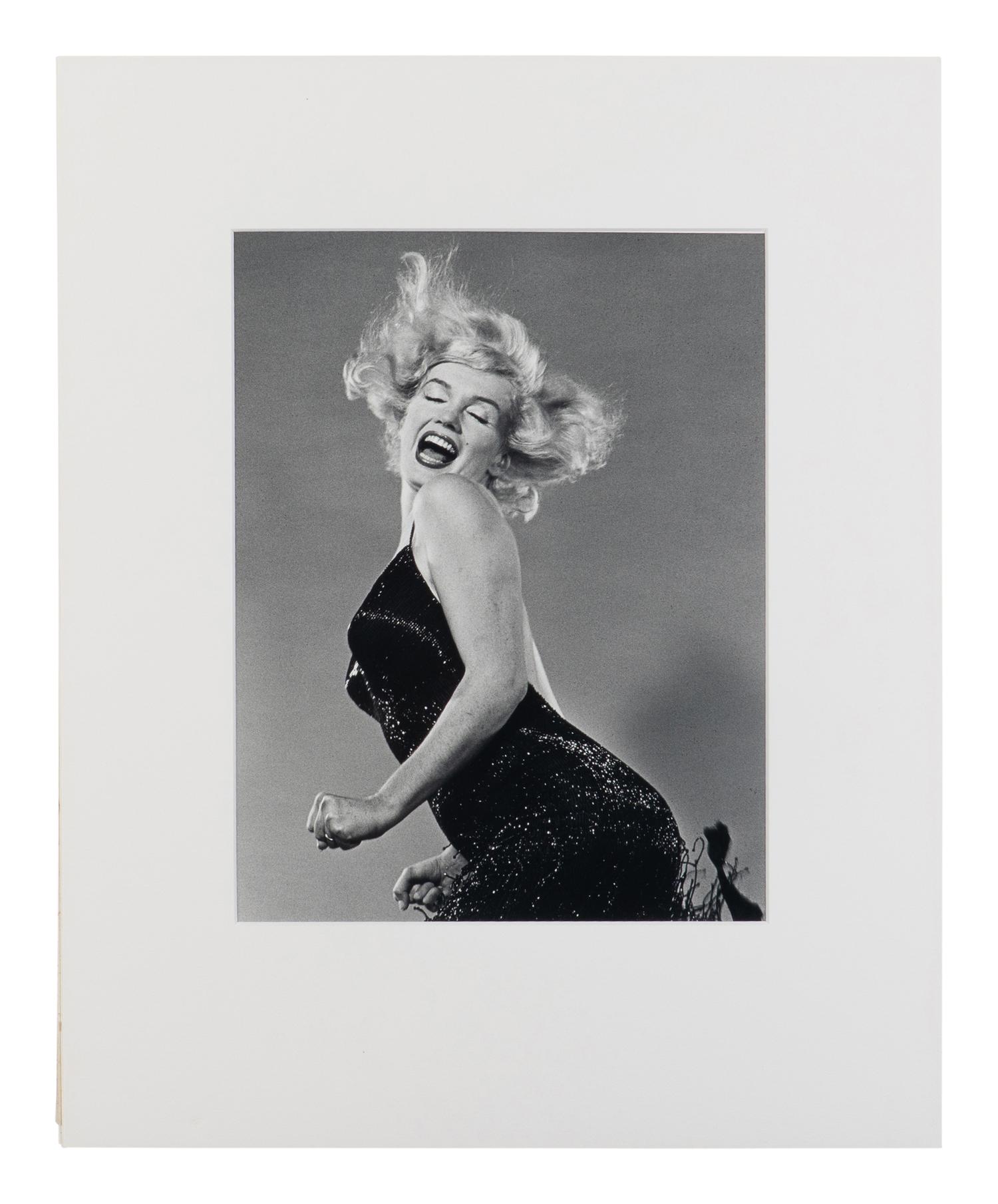 [PHOTOGRAPHY]. HALSMAN, Philippe (1906-1979). Halsman/Marilyn. New York: Neikrug Press, 1981.
