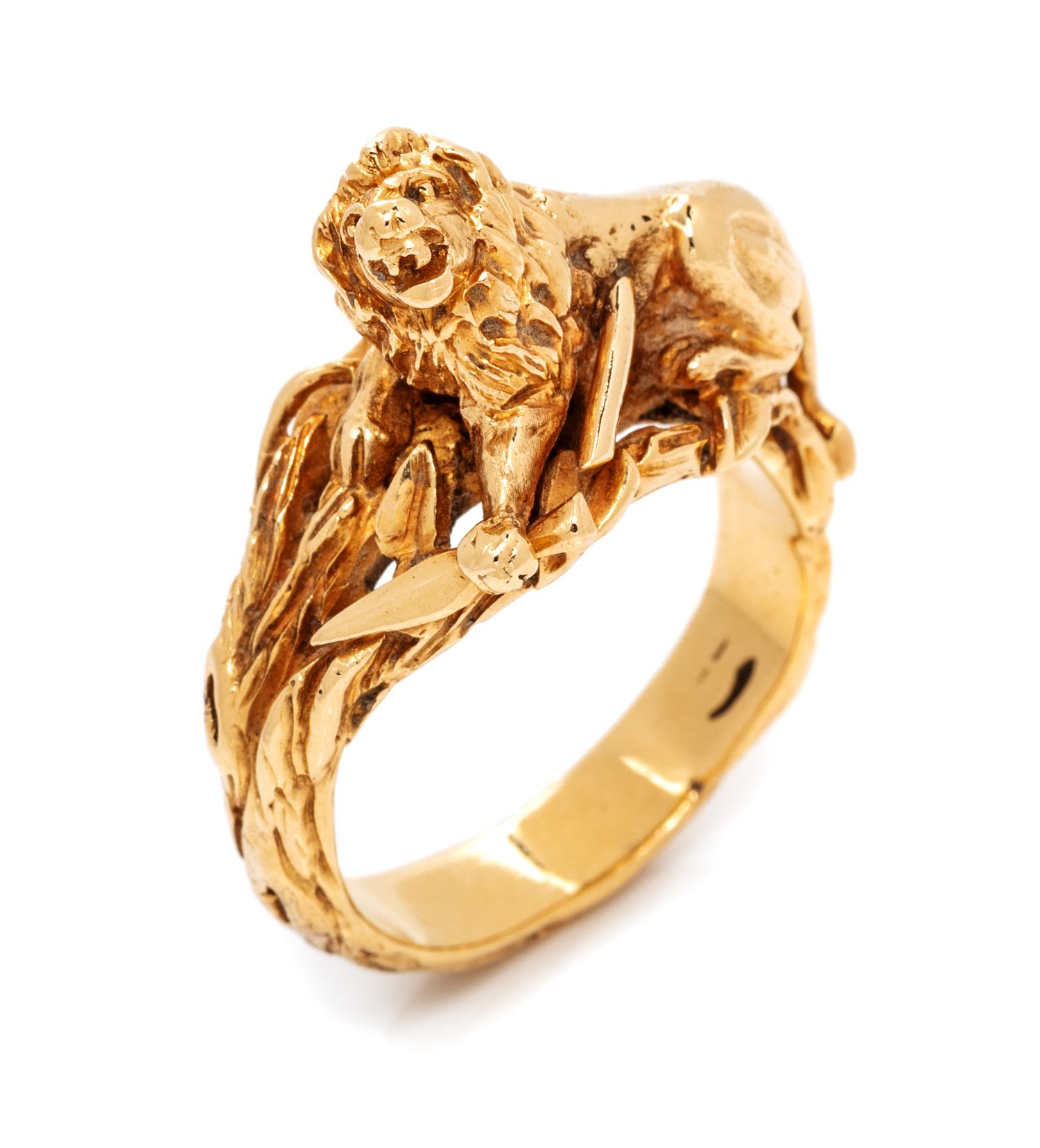A Yellow Gold Lion Motif Ring, 11.70 dwts.