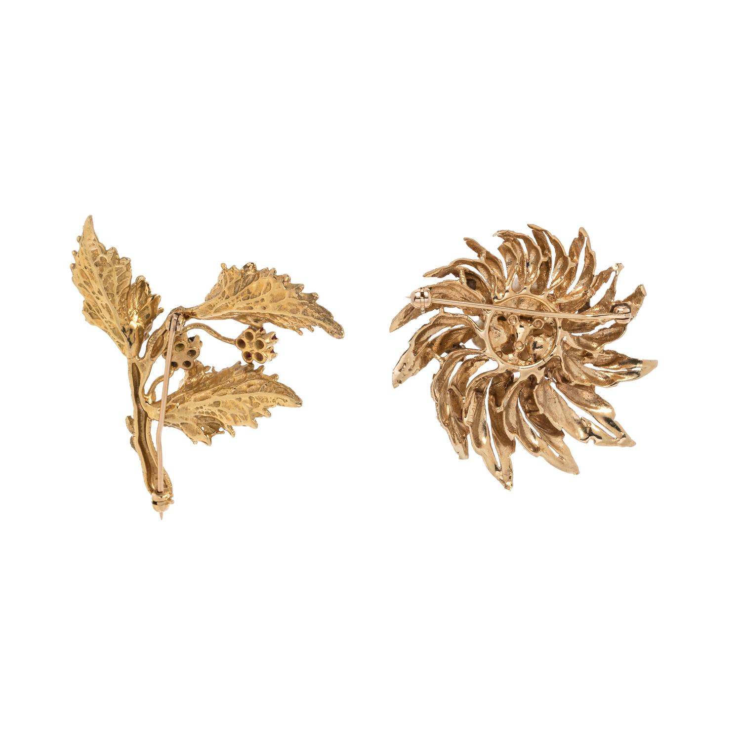 COLLECTION OF YELLOW GOLD, GEMSTONE AND CULTURED PEARL BROOCHES