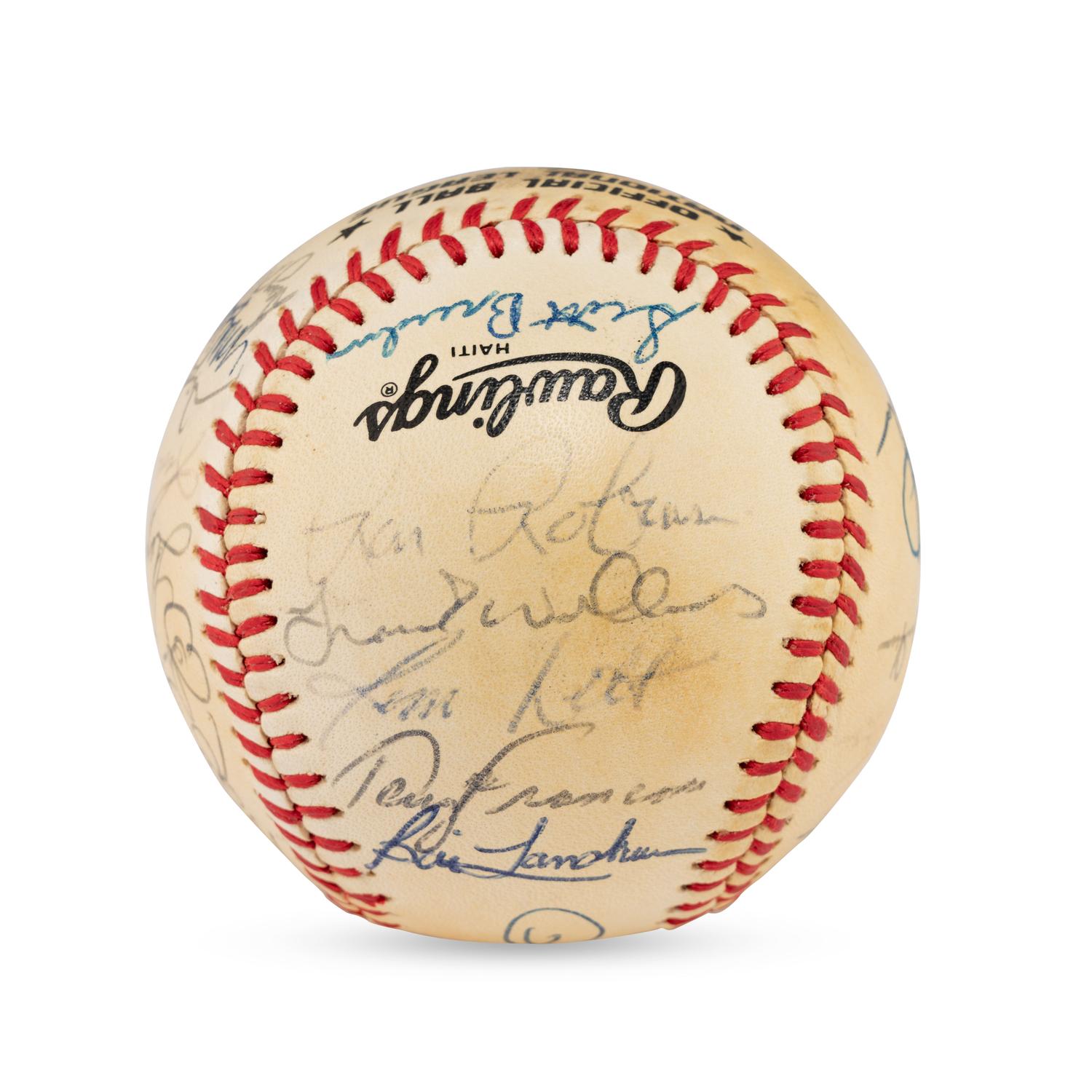 A 1986 Cincinnati Reds Team Signed Autograph Baseball