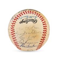A 1986 Cincinnati Reds Team Signed Autograph Baseball