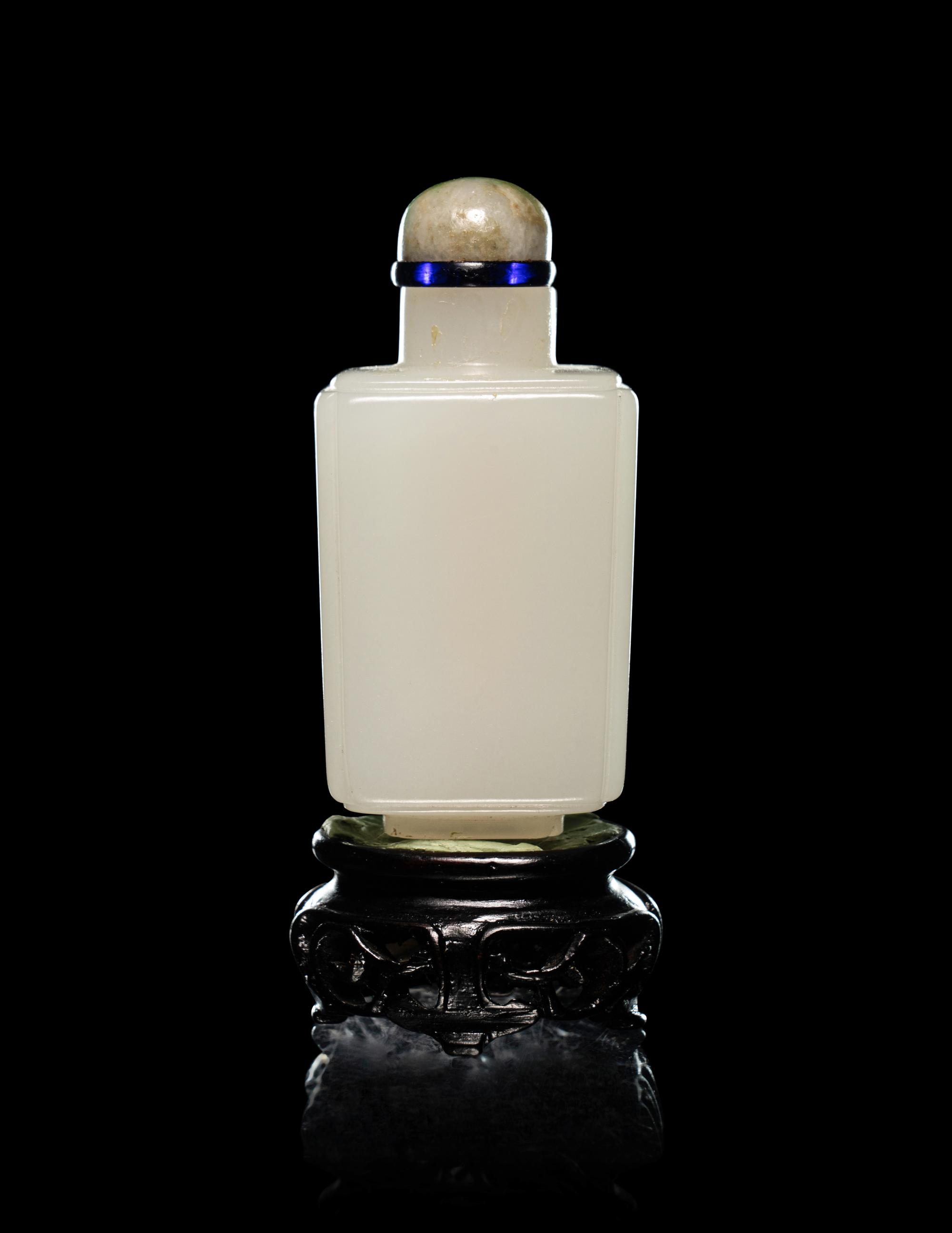 A Pale Celadon Jade Rectangular Snuff Bottle
