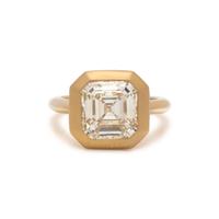 YELLOW GOLD AND DIAMOND RING
