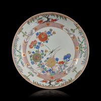 A Large Chinese Famille Verte Chrysanthemum Charger, Kangxi Period — 清康熙 五彩菊竹紋大盤