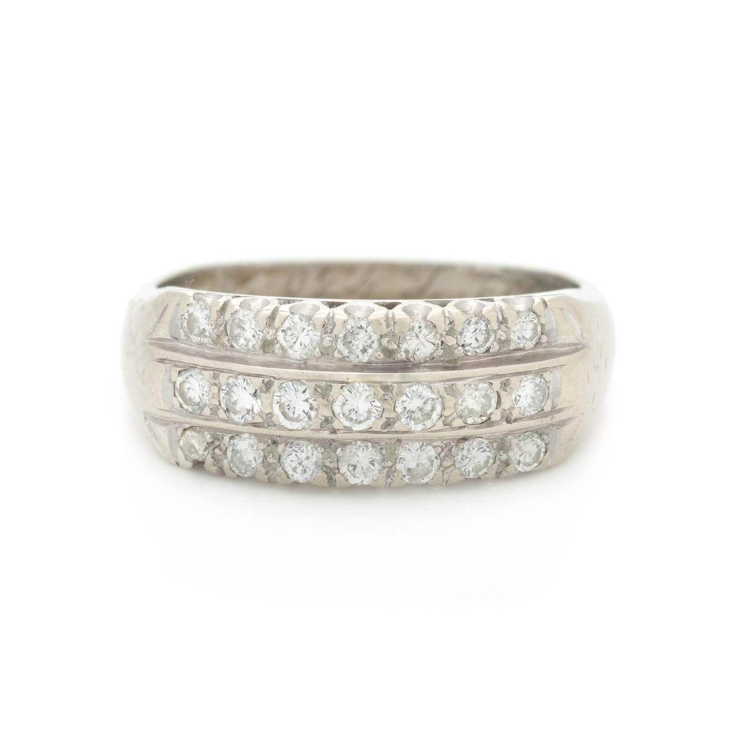 DIAMOND RING