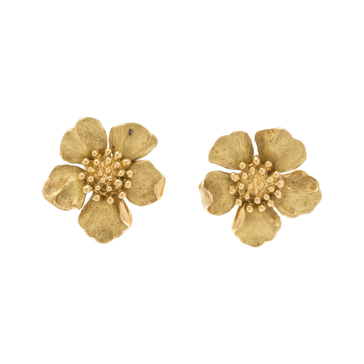 TIFFANY & CO., YELLOW GOLD DOGWOOD FLOWER EARCLIPS