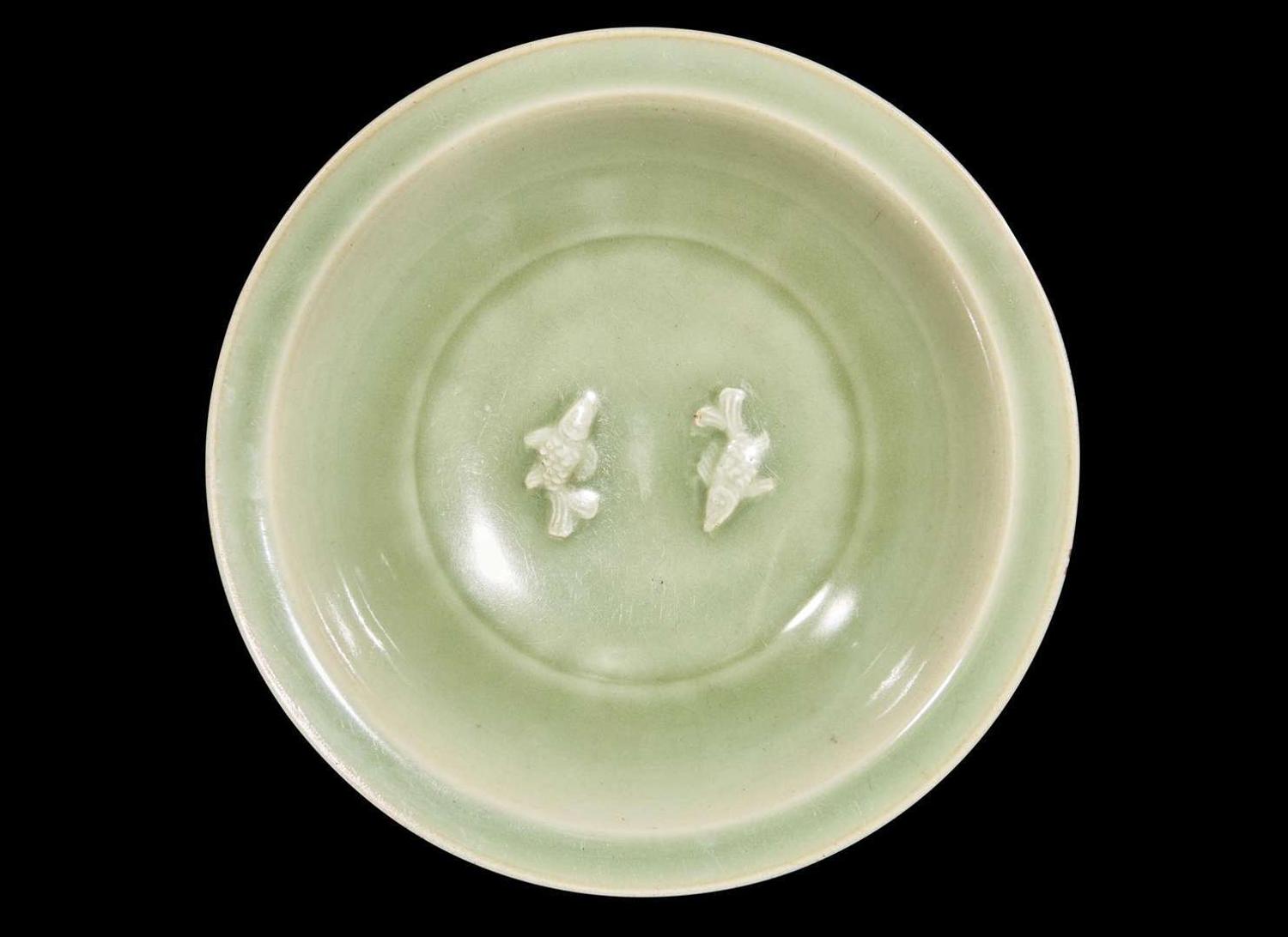 A Chinese Longquan celadon "Double Fish" dish, Southern Song to Yuan dynasty 龍泉窯雙魚盤 南宋至元