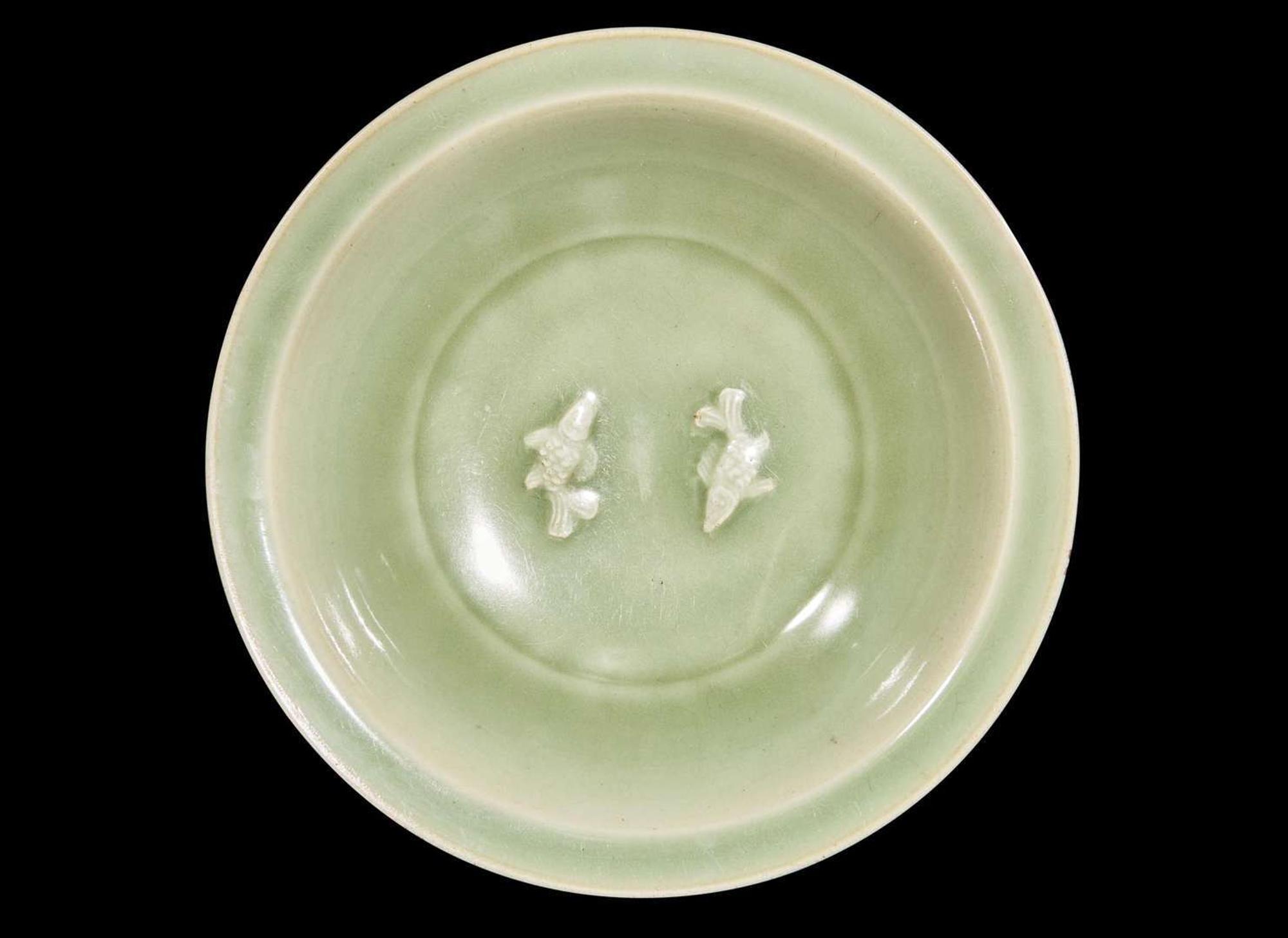 A Chinese Longquan celadon "Double Fish" dish, Southern Song to Yuan dynasty 龍泉窯雙魚盤 南宋至元