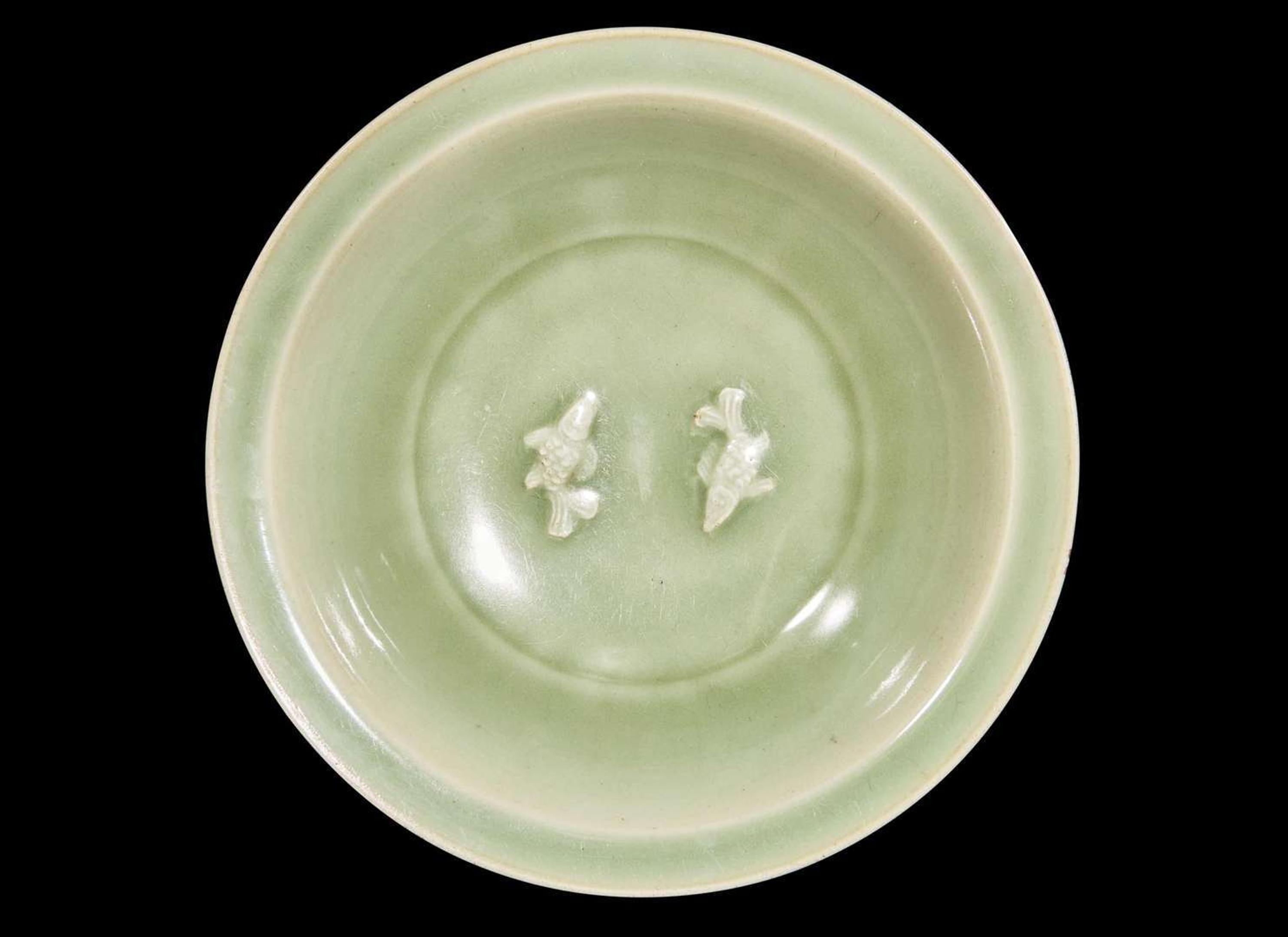 A Chinese Longquan celadon "Double Fish" dish, Southern Song to Yuan dynasty 龍泉窯雙魚盤 南宋至元