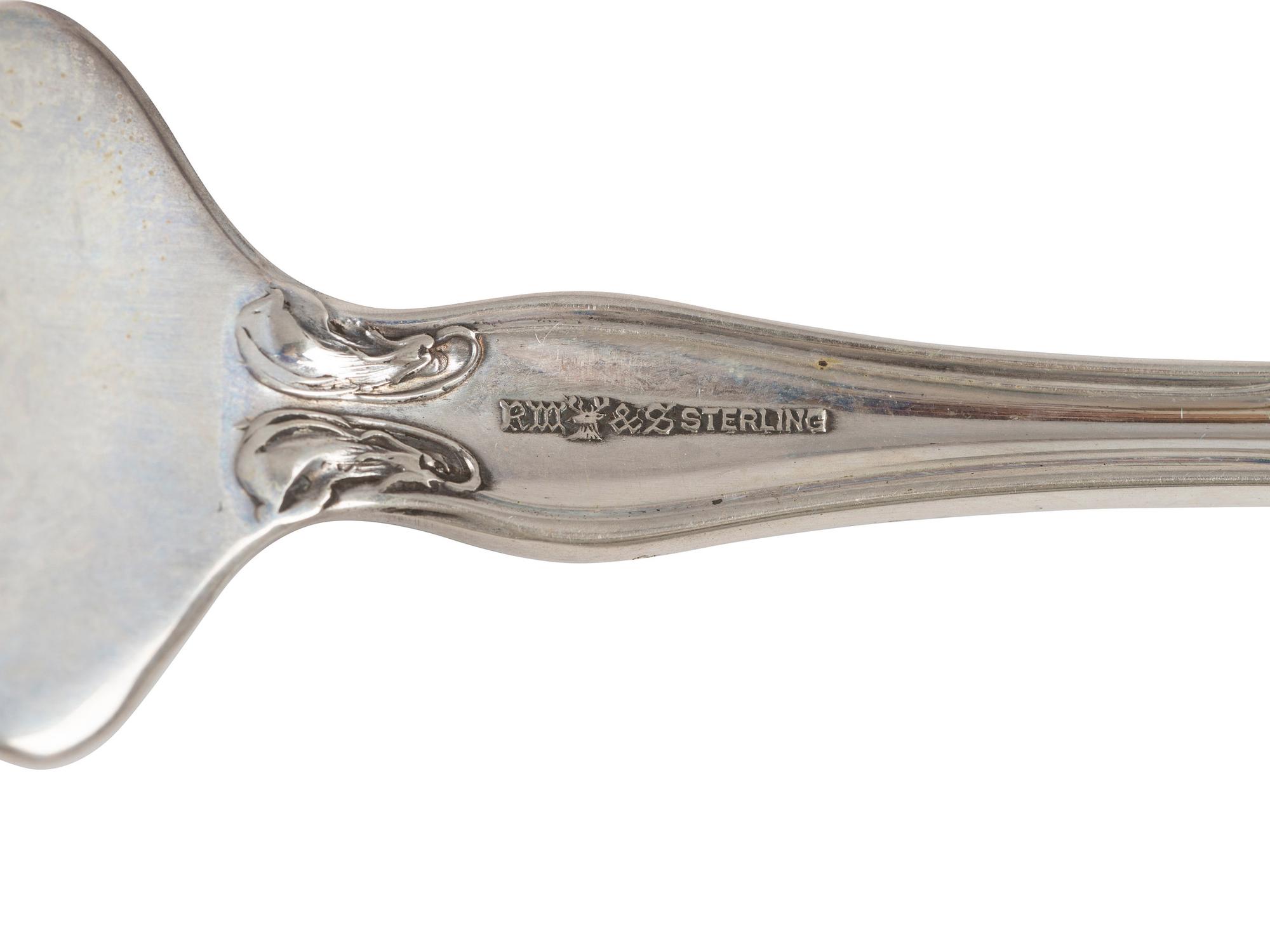 An R. Wallace & Sons Mfg. Co. 'Violet' Silver Flatware Service