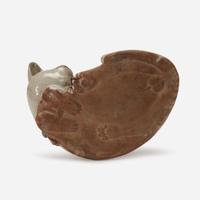 Three Japanese and Chinese ceramic animal-form items 日本瓷器三件