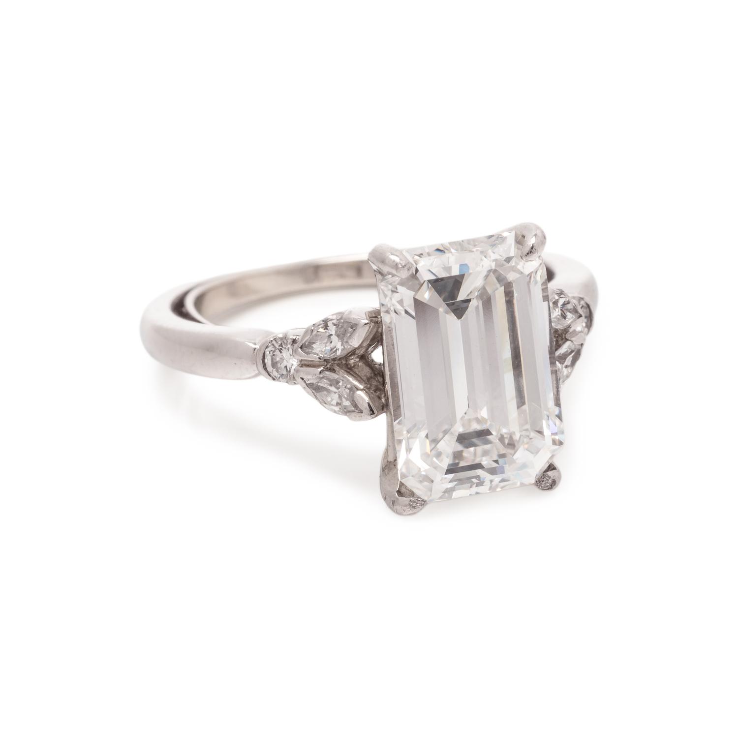 DIAMOND RING