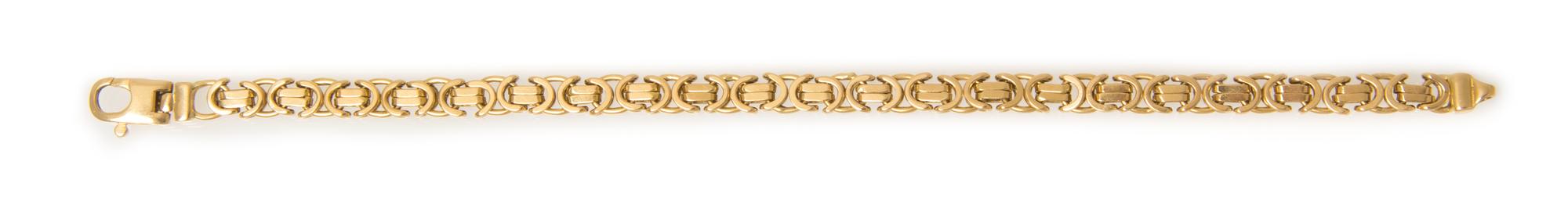 An 18 Karat Yellow Gold Flat Byzantine Chain Bracelet. 12.70 dwts.
