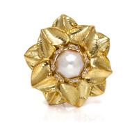 An 18 Karat Yellow Gold, Mabe Pearl and Diamond Brooch, 31.60 dwts.