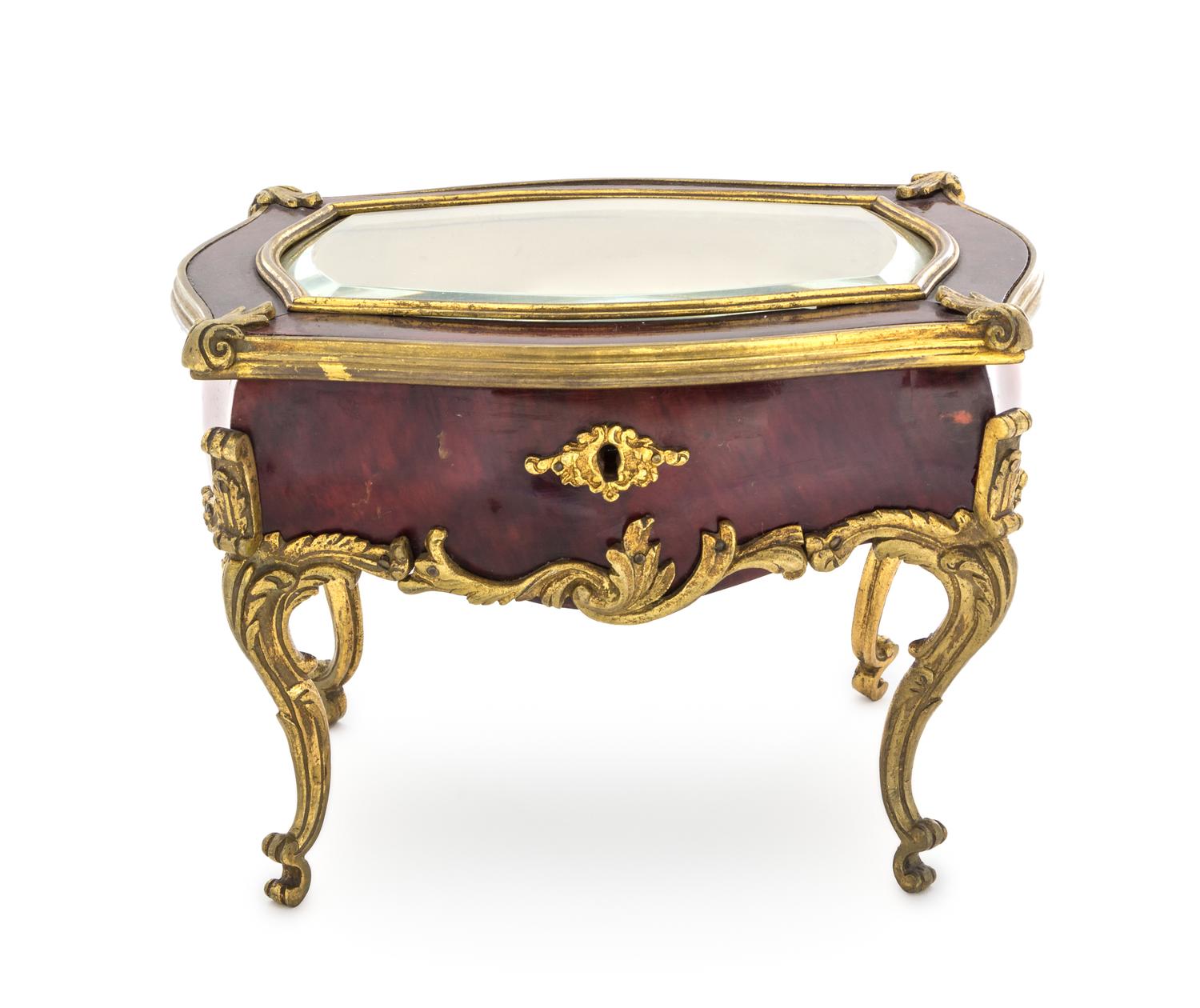 A Louis XV Style Gilt Bronze Mounted Tortoiseshell Diminutive Table Vitrine Height 5 3/4 x width 7 7/8 x depth 6 1/8 inches. — LATE 19TH CENTURY