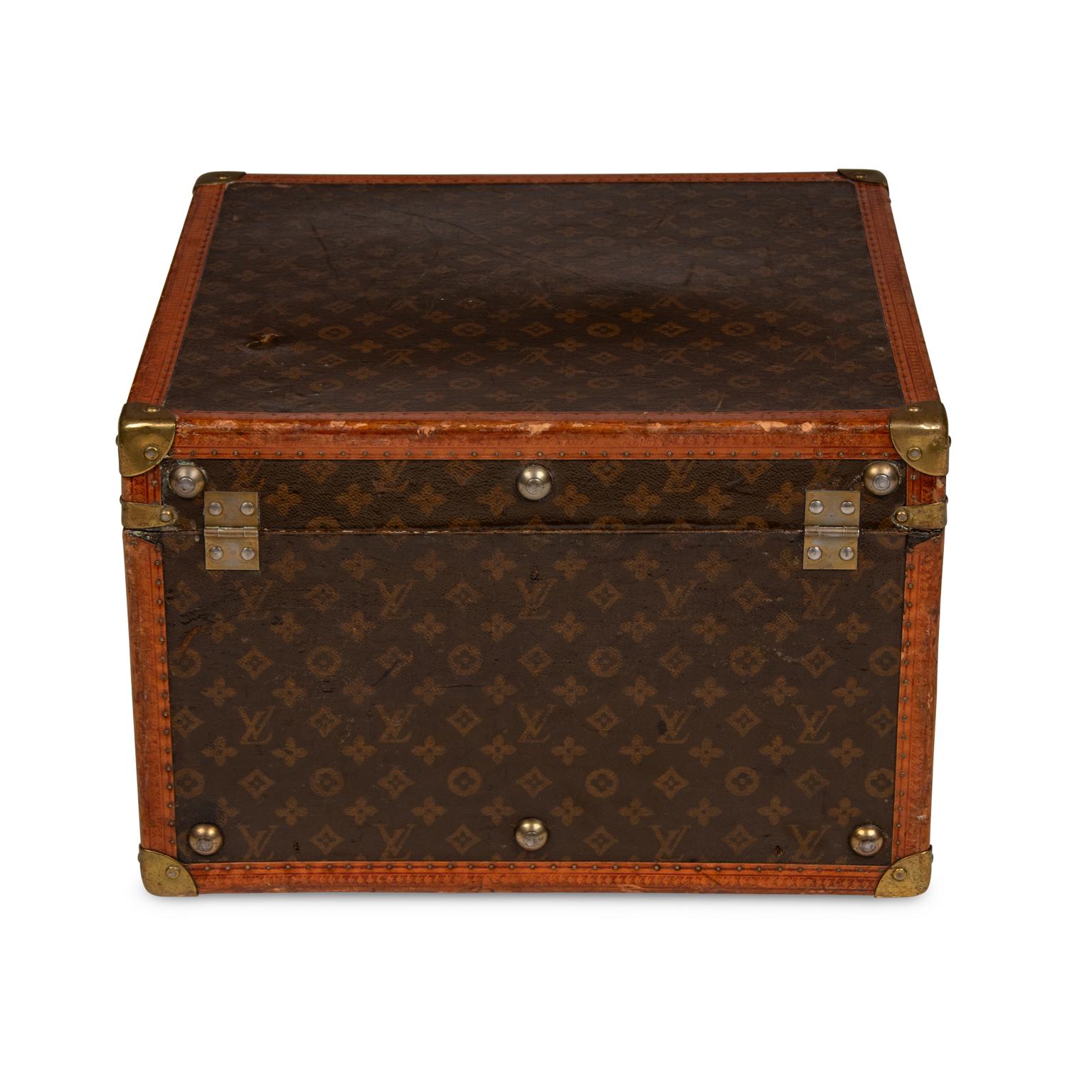 LOUIS VUITTON, SQUARE MONOGRAM TRUNK CASE