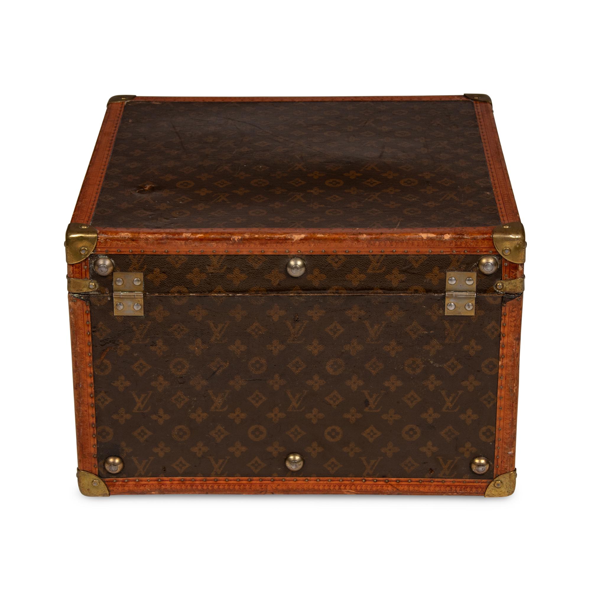 LOUIS VUITTON, SQUARE MONOGRAM TRUNK CASE