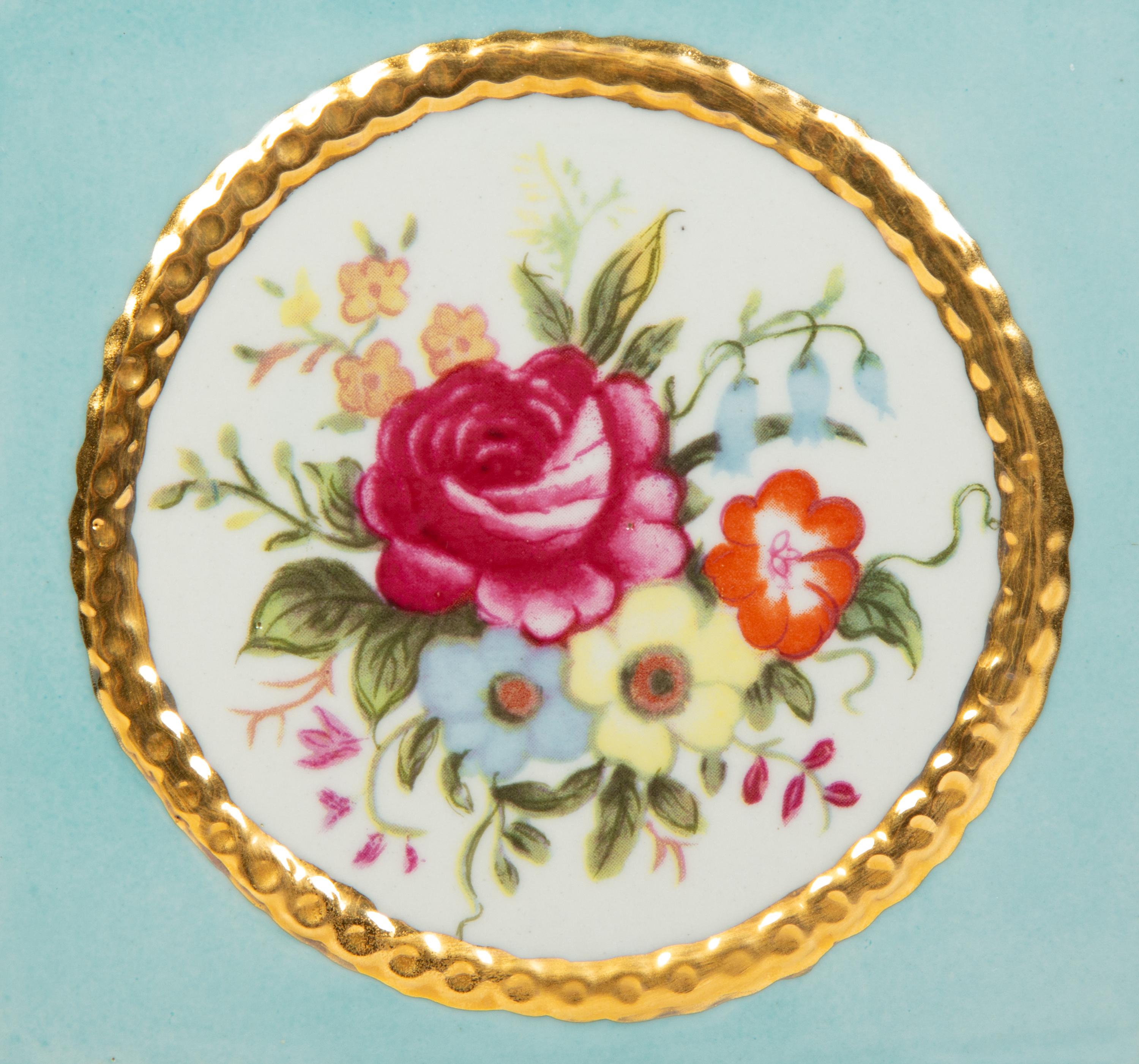 A Continental Porcelain Jardinière and Stand