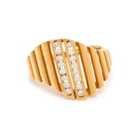 YELLOW GOLD AND DIAMOND RING