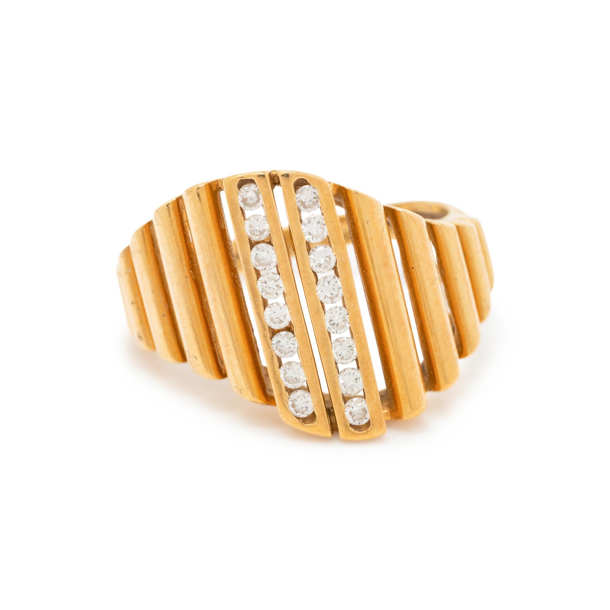 YELLOW GOLD AND DIAMOND RING